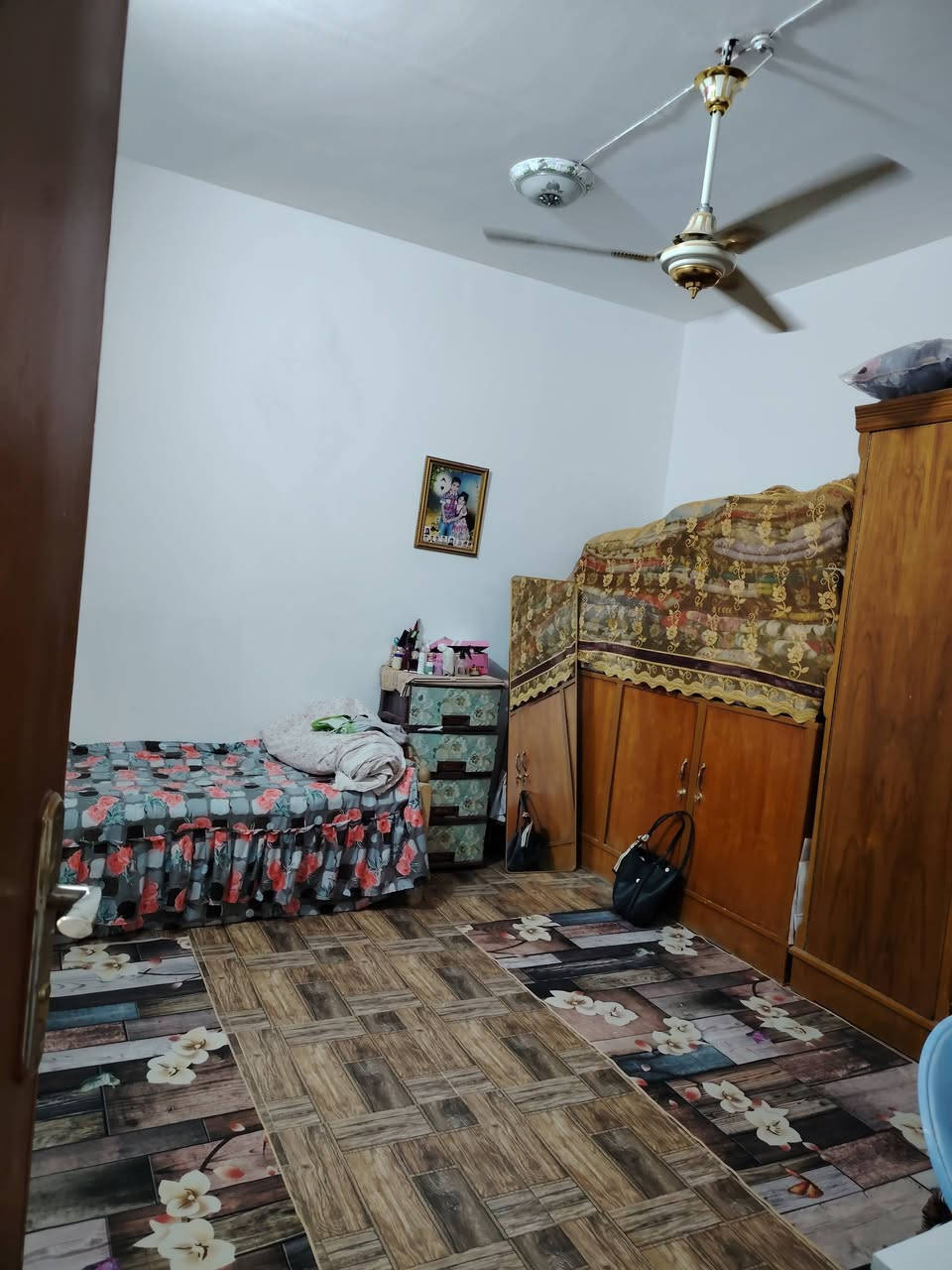 بيت للبيع في النجف الاشرف حي ميسان شارع سكله الكرعاوي المساحه ٥٥ متر 
للاستفسار الاتصال على هذا الرقم ***********
