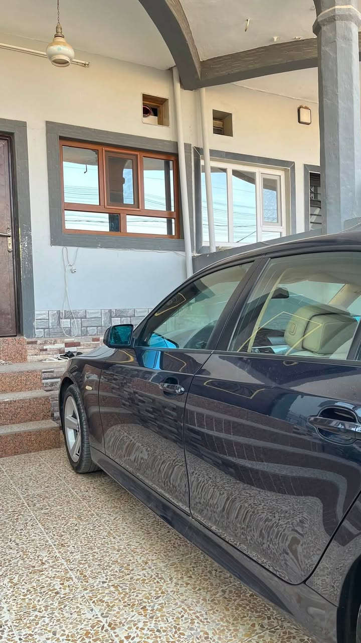 للبيع   ‼️ :  2008 BMW E60
 محرك n53 525i نوزل طويل
السيارة نظيفة احلى من الصور 
بيها قطعتين صبغ فقط بشرط الفحص 
كشنات جديد تبريد ثلج كير كوبرا
محرك و كير بشرط دعاميات M دوسات M 
فتحة بانوراما . ‼️
الـسـعـر : 127 بيها مجال
للاستفسار اتصال على هذا الرقم : ***********
