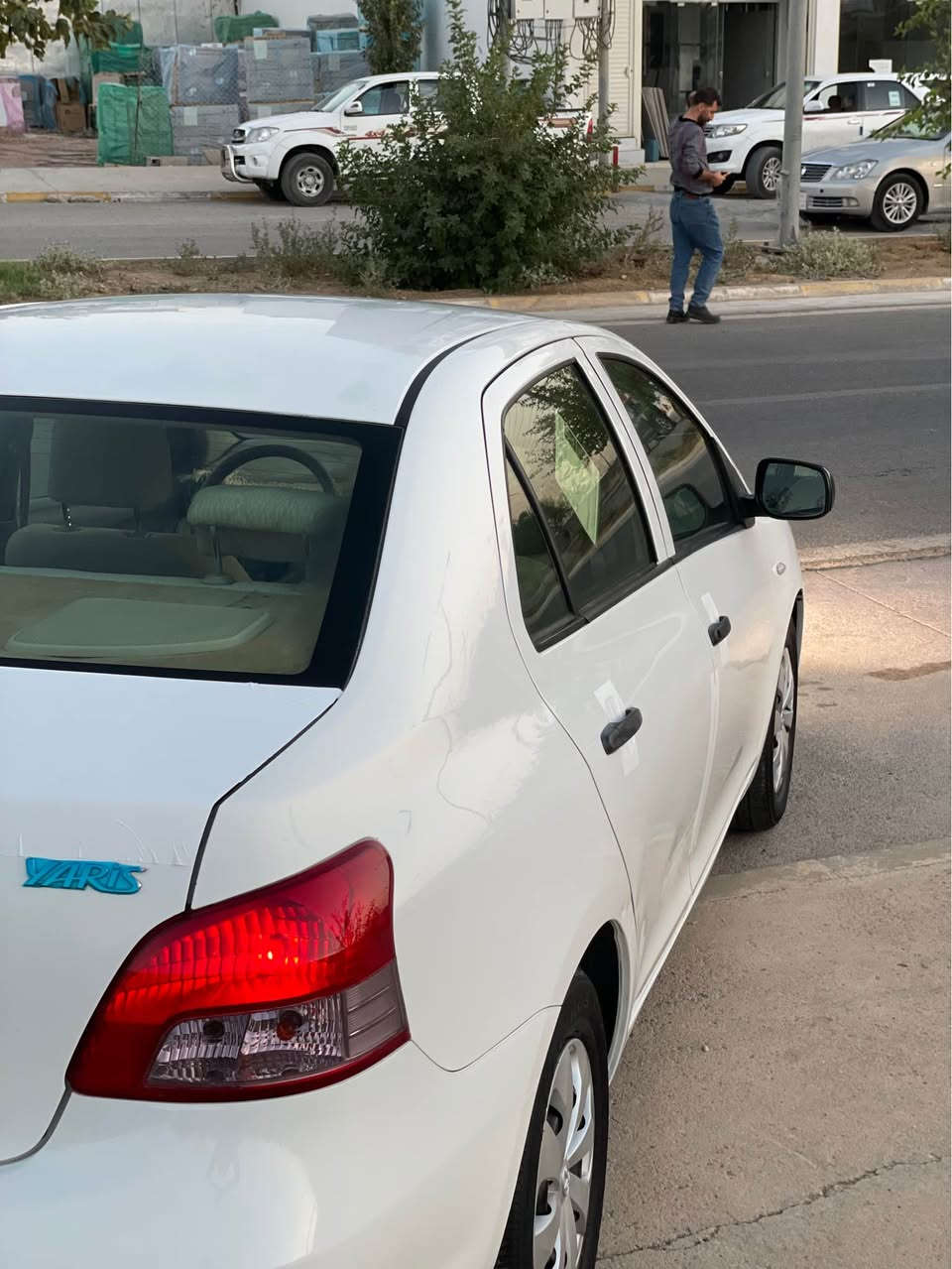 بەناوی خوای گەورە

یارس مۆدێل ٢٠١٣ بێ بۆیاخ 
سەیارەکە هەموو گیانی لەسەردەقی شەریکە ماوەتەوە گێڕ و مەکینەو تەبرید و تەقەو ڕەقەی بەشەرت
دەبڵ گێچ و ئەی بی ئێس مەکینە 2NZ
سەنەوی بەسەر چوە بەناوی خۆمەوەیە بەشەرتی تەحویل و غەرامەو بڕواوەو هەموشتێک
نرخی ٨٤ گەڵاو معالە 
تکایە هەموو شتێکم نوسیوە 
مشتەریت تەلەفون بکە لەخزمەتتام
سەیارەکە لەپیرە مەگرونە
ژمارە موبایل
***********770 196 70 37
ڤایبەر و وەتس ئەپی لەسەرە السليمانية, العراق
