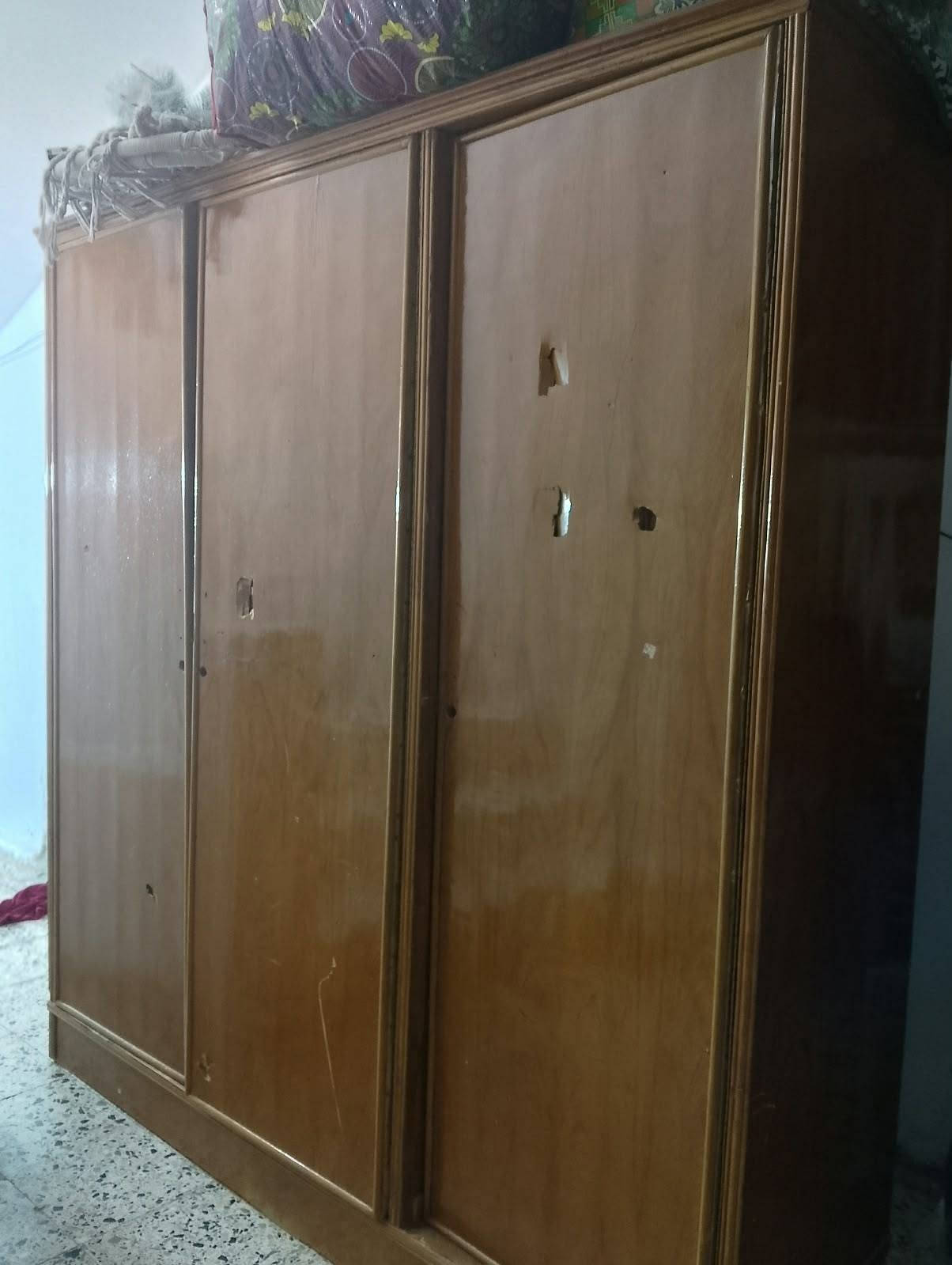 كنتور صاج قيم واخذ ابو ٣.
غرفة نوم ١٠ قطع نظيفة اي ضرر مابيهة ماعدا لمراية بيهة كسر مال كنتور. ب ٤٠٠ وبيهة مجال مكاني بغداد لشعب
