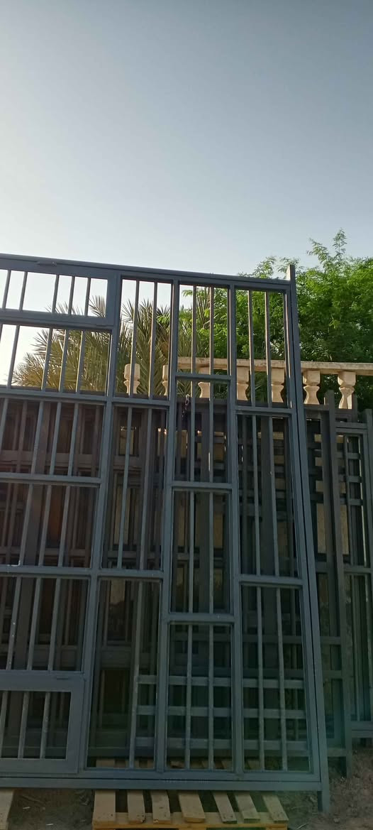 🔥 للبيع شبابيك حديد جاهزة 🔥
للبيع 5 قطع شبابيك حديد بتصنيع قوي ومتين وتصميم مرتب، مناسبة للبيوت والمحلات والمخازن.
📌 التفاصيل:
🪟 قطعة واحدة كبيرة: 5 × 4
🪟 أربع قطع: 4 × 4
🎨 اللون: رمادي
💪 حديد قوي ومتين
✅ جاهزة للتركيب
💰 السعر: 799 ألف دينار 📍 الموقع: البصرة – أبي الخصيب 📞 للتواصل: ***********
السعر قابل للتفاوض للجادين. Singapore
