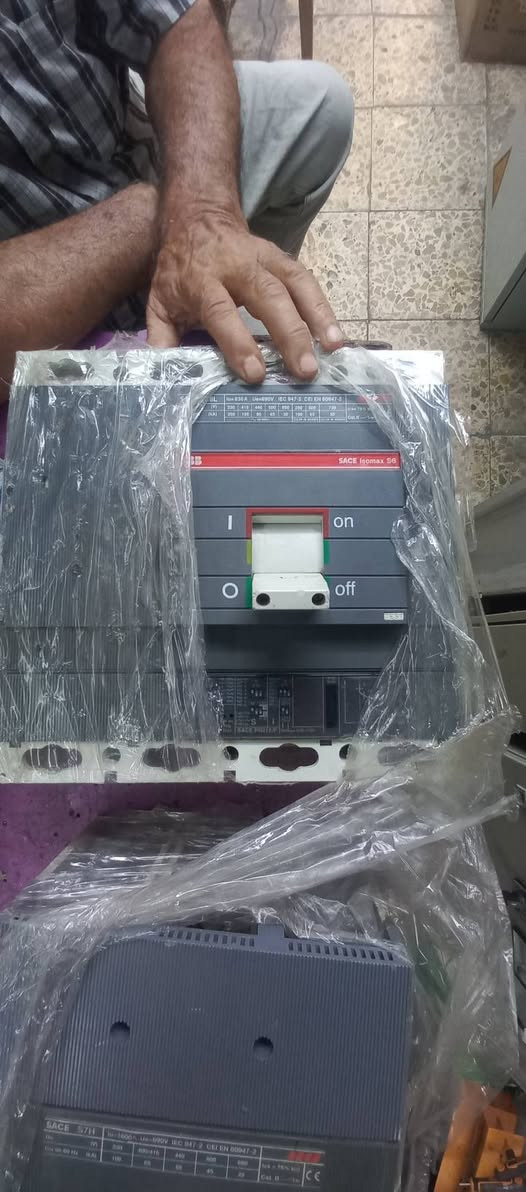 ABB • قاطع دوره ١٦٠٠ • قاطع رباعي ٦٣٠