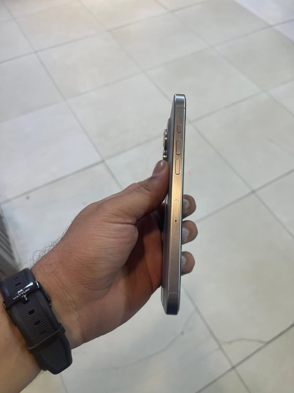 15 برو ماكس 256 بطاريه 84 وتر السعر مليون و25 بغداد السيديه ***********
