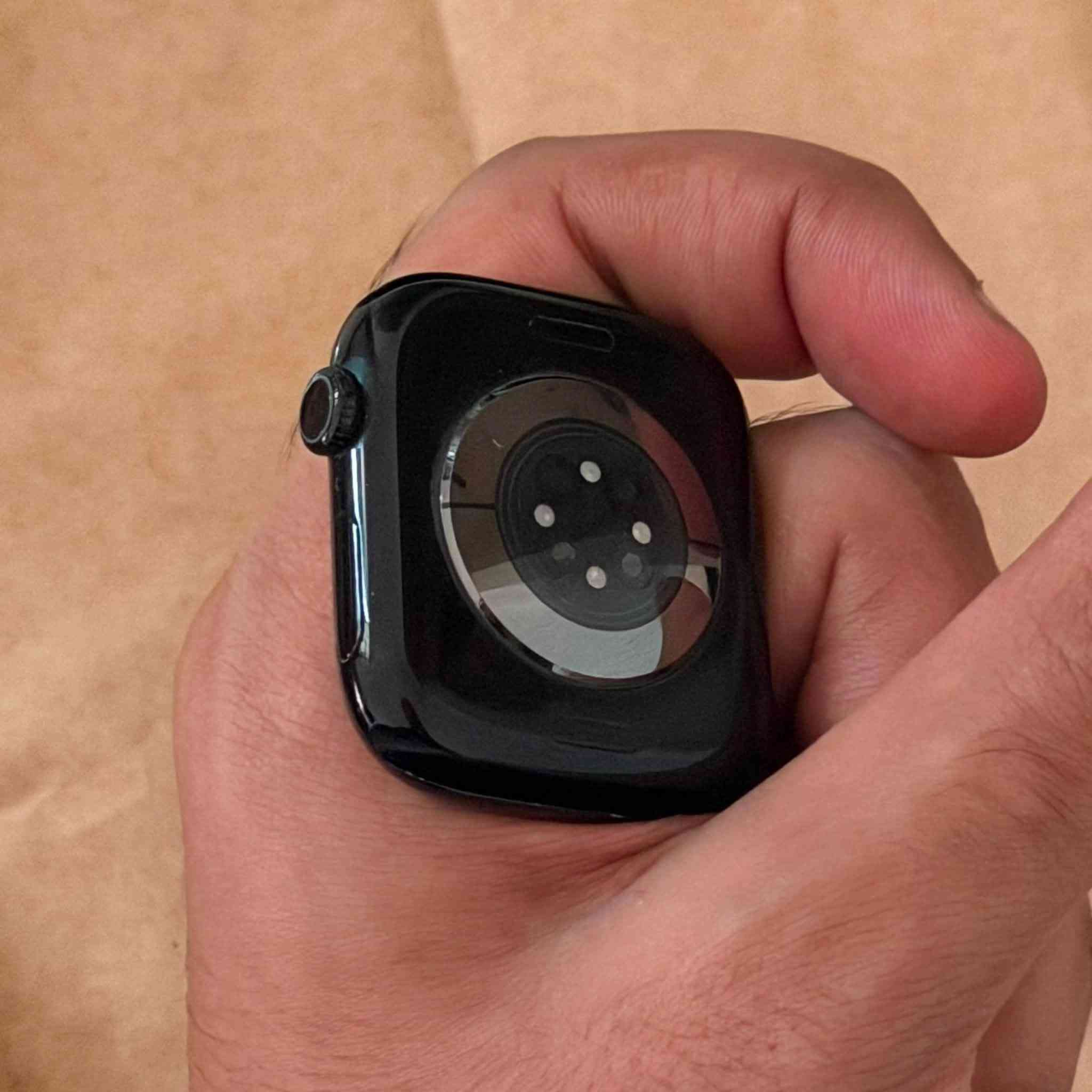 Apple Watch Series 10 • ٤٤مم • بطارية ١٠٠٪