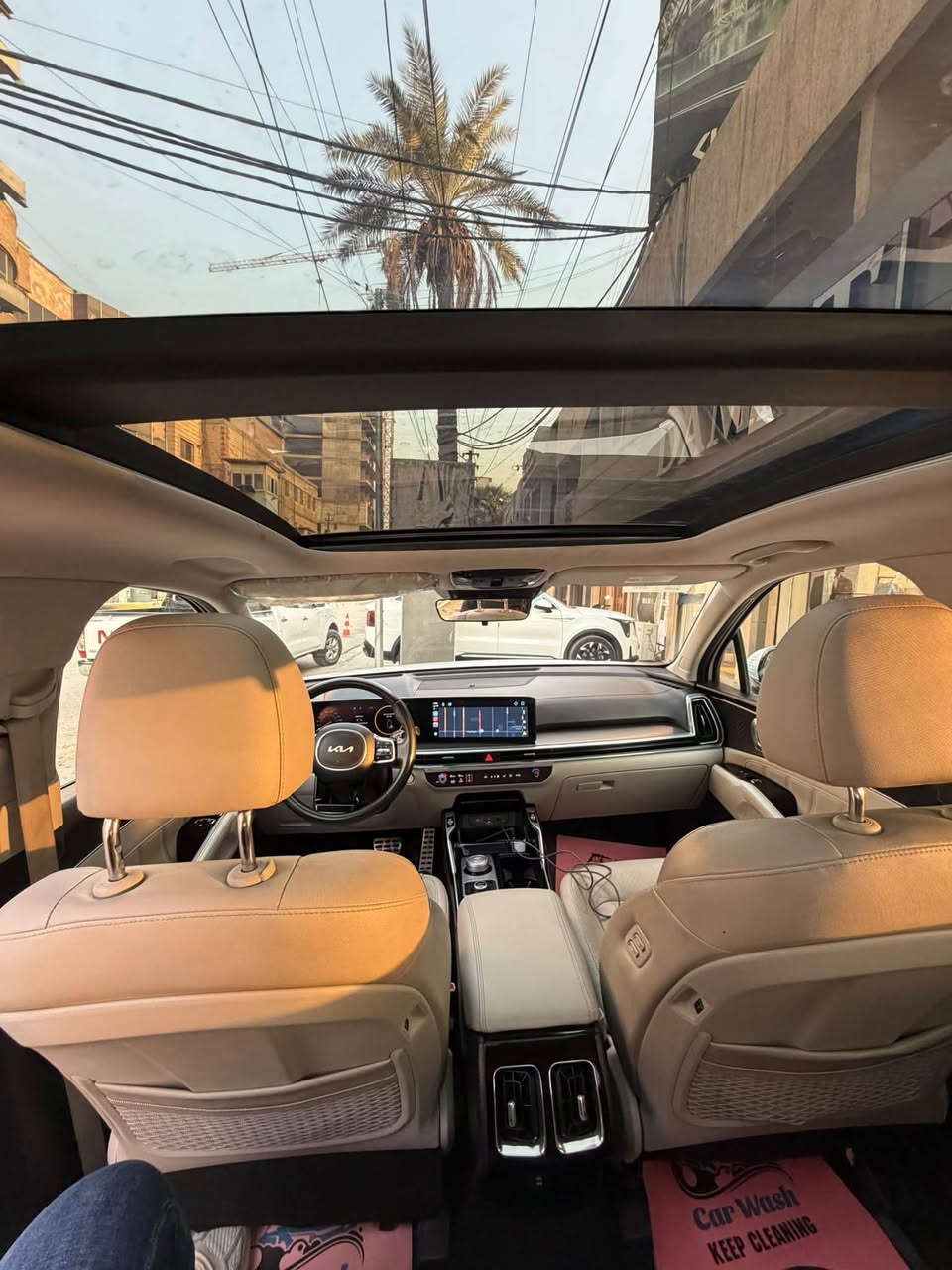 سورنتو موديل 2024 خلجيه وكاله مكينه 6 سلندر
ماشيه 27 حقيقي
السياره اعلى فئه 4x فوول موصفات  
داتة شوب 
جنطه كهرباء 
داخل جلد 
كشن تدفئه تبريد 
كراسي كهرباء 
شاشه متصل 
ويل 20 
شحن واير ليس 
السياه مكفوله من كلشي عدا طخة بسيطه بالباب مرفقه مع الصور
السعر 320 ورقه  مجال كلش بسيط
عنوان السياره بغداد البلديات
رقم الهاتف /***********
