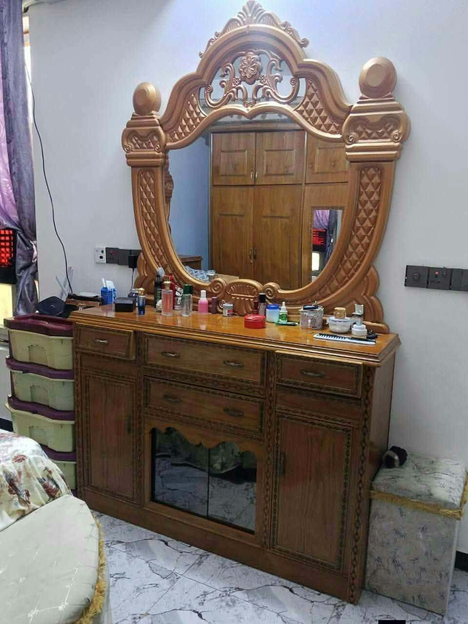 غرفة نوم • ٥قطع • ميز مراية