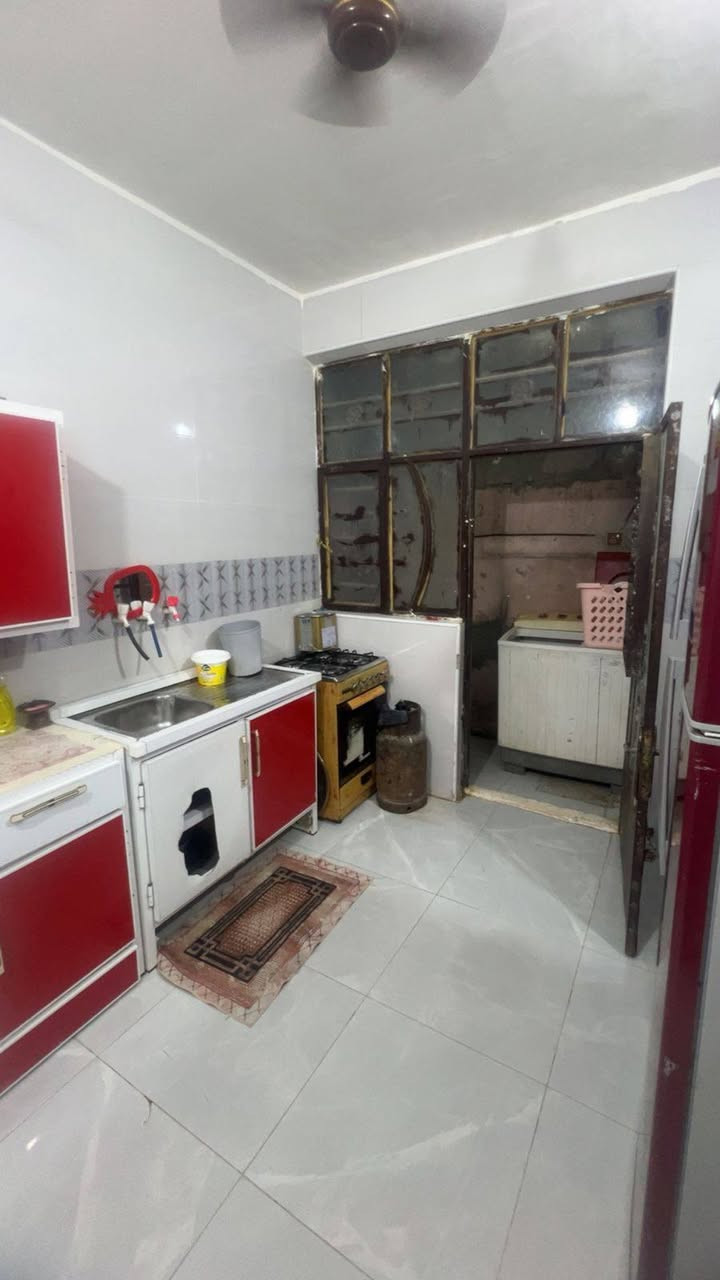 دار للبيع مساحه 50 طابو زراعي سند 25 بسمي 
قاط او نص 
ستقبال او مطبخ صحيات منور القاط الثاني غرفه نوم كبيره بيتونه او صطح بناء بلوك درجه اولى بيت جديد كامل من كلشي بس لبخ الخارج مي مجاري كهرباء انترنت كلشي موجود مكان سريدات القديمه بدايت مربع ال 3 قرب مولده محمد ابو روان سعر 48 
*********** واتساب بس
*********** تصال او هم واتساب
