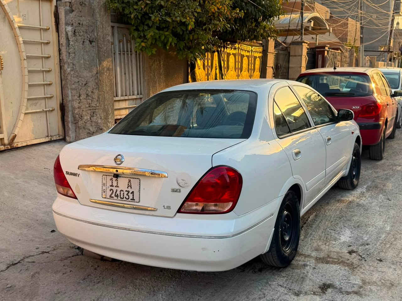 بيع او مراوس 
نيسان سني 2004 ياباني بليتة زركه بدون ضربه نهائياً صبغ مكانات بسيطة اثر شخطات سيارة نظيفه ومرتبة حيل 
السعر 75 ورقة بيها مجال بسيط 
مكاني بغداد 
للتواصل / ***********
