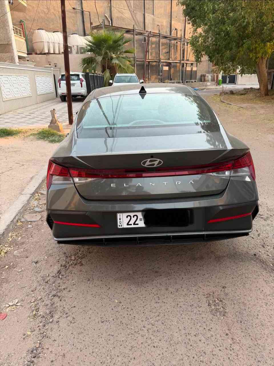 سلام عليكم .. النترا موديل ٢٠٢٥ فول رقم اربيل باسمي شرط التحويل جاهزة هسة و فحص ماشية ٢٣ بيها المواصفات التالية 
بصمة / فتحة / محرك ٢٠٠٠ دوش 
هاند بريك بصمة / رادارات امامي خلفي جانبي 
تشغيل عن بعد 
عداد الكتروني / شاشة جبيرة 
شاحن لاسلكي 
ويل ١٧ / لاين زينون بلادي 
و باقي المواصفات 
حادثها واضح بالصورة صبغ بابين و الجاملغ الامامي بي بارد بسيط مكانها بغداد تحويل ثاني عارضها ١٧٤ بيه مجال بسيط للاستفسار ***********

