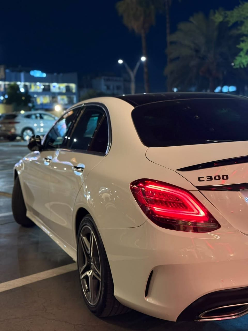 السلام عليكم 

مارسدس ٢٠٢٠ 🇩🇪🇩🇪🇩🇪

وارد كندي كلين  تايتل C300

سياره فول مواصفات 

🛑بانوراما 
🛑رادار توقف ذاتي 
🛑 رادار جانبي 
🛑 دبل ماوس 
🛑 شاشه كبيره 
🛑كت amg 
🛑 كشن جلد 
🛑 كشن تدفئه 
🛑ويل amg بلاد 

سياره ماشيه 68 الف ميل فقط بشرط الفحص 

كفاله عامه مكينه كير حداديه مكفوله 
 
تحويل مضمون ماتحتاج اي مصرف جاهزه 

السعر 280 $ وبيها مجال
عنوان بغداد الجادرية
للاتصال ***********
