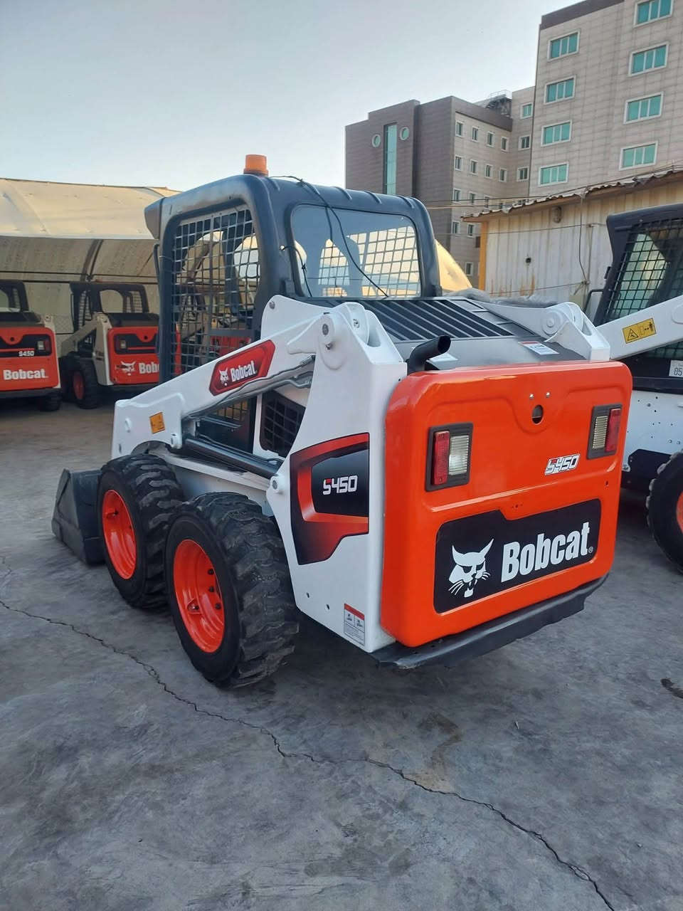 🚜🔥 بوبكات S450 للبيع – فرصة مميزة
✅ الموديل: 2014
✅ أصلي
✅ دخول جديد من أوروبا 🇪🇺
✅ حالة ممتازة
✅ الشفل مكفول
✅ جاهز للعمل مباشرة

💰 السعر: 195 ورقة فقط

📍 الموقع: أربيل – كردستان العراق

📲 واتساب: ***********

🔥 للجادين فقط، أهلاً وسهلاً بالجميع

