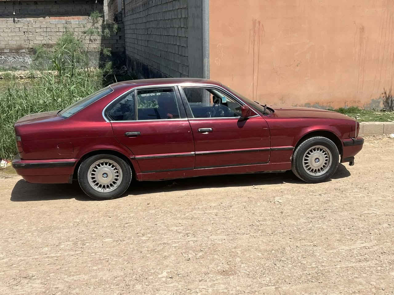 السلام عليكم
🇩🇪BMW 525
 رقم بغداد دولي سنويه لل 31 تحويل شوكت ماتريد
مكينه مفتوح 25 جديده فقط الكير بي عطل ابيعلك كير كايم اوتو وكارت جام بس تبدله 
حداديه صدر كله جديد قبل شهرين شاديهن 
تخم تاير نصبتها حلوه السعر 34 وبيها مجال
***********
مكاني ديالئ بعقوبه
