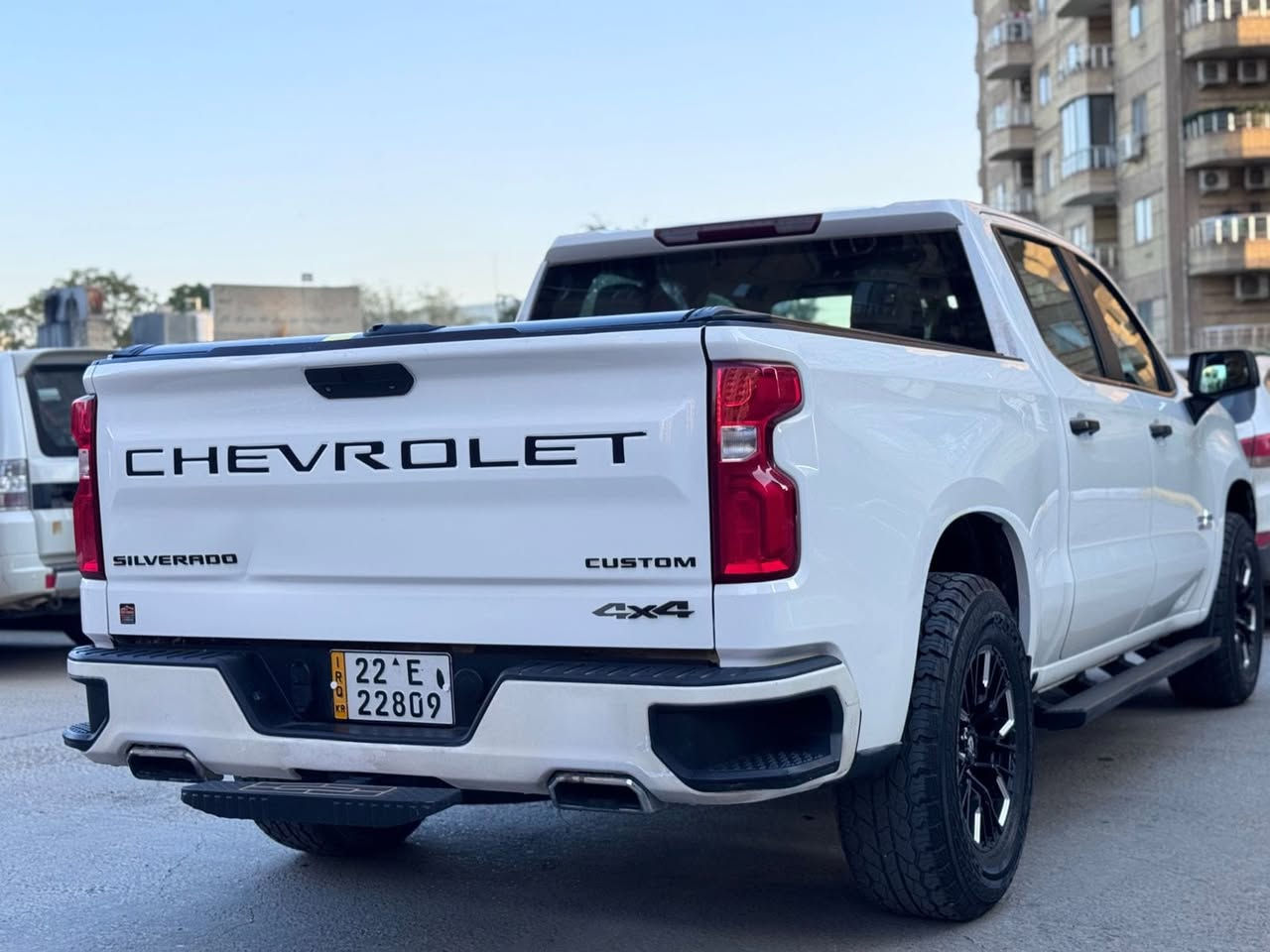 السلا عليكم

شيفروليت سلفرادو

Chevrolet Silverado
السعر 245$

لون ابيض

والمرغوب (باب طويل بدي قصير)

 موديل : 2020

محرك : 5300 V8 ( المرغوب )

كير :  6 سرعات ( المرغوب )

ضرر قطعه وحده فقط
واضح بالصوره

رقم شمالي بإسمي تحويل ثاني يوم
و الهزه كامله 

(المواصفات)

- فور ويل 

- تشغيل و إطفاء عن بعد 

- فتح النوافذ عن بعد 

- إناره ترحيب 

- صندوق الخلفي كهربائي

- كامره خلفيه 

- مانع إصتدام مع فرامل 

- سياقه ذاتيه 

- حساسات إطار 

- شاشه تدعم(ابل كار بلي+واندرويد اوتو)

- مثبت سرعه 

- تبريد ثلج  + تدفئه  

- تبريد قطعتين 

- تسع السياره إلى 6 ركاب 

- مانع نزلاق

- سايد بريك كهربائي

- تنفيذ الأوامر الصوتيه 

- تحكمات ستيرن 

- دهن الگير جديد 

- سبير و ملحقاته جاهزه / + تايرات ثنين نضيف جدا اضافيات

الاضافات:

- دوسات ب200$
- طخم ويل جديد 1200$
- غطاء بدي 250$ 
- لايتات زينون 

كلشي واضح بالصور و السونار + فقط مأشر سيرفس حجر بيئه بسبب البانزين بالعراق العظيم 

وتحياتي للجميع

مكان السياره صلاح الدين / قضاء الدور 

***********
