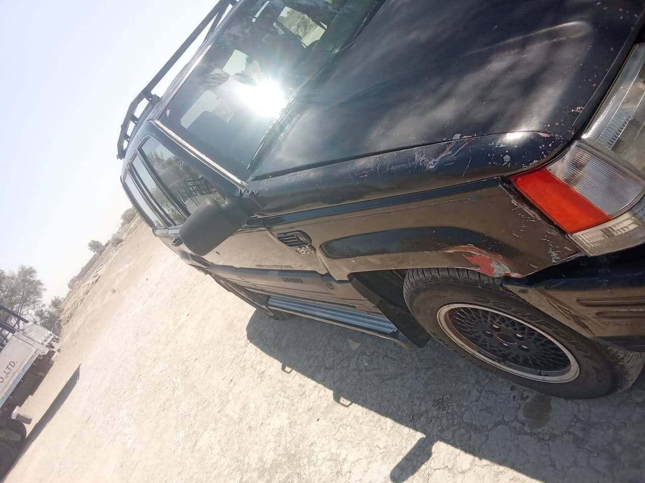 السلام عليكم للبيع أو  المراوس  سيارة على وضعة الشركه محرك بلادي حداديه خير من الله كشنات كهربائية كله شغاله سيارة كلش نضيفه ***********
