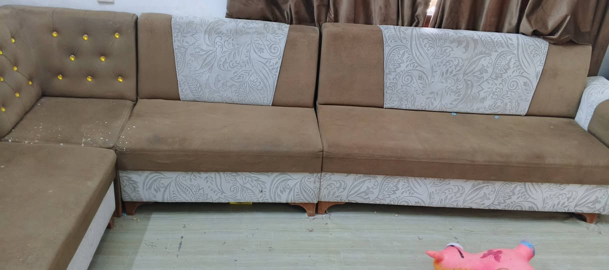 سلام عليكم..تخم نضيف جدأ
كدام عينك....
بالنسبه الصبغ هذا صبغ مائي بسبب الترميم مال غرفه استخدم فقط 6اشهر 
السعر 150 وبي مجال.....خاص او ***********
واتساب

