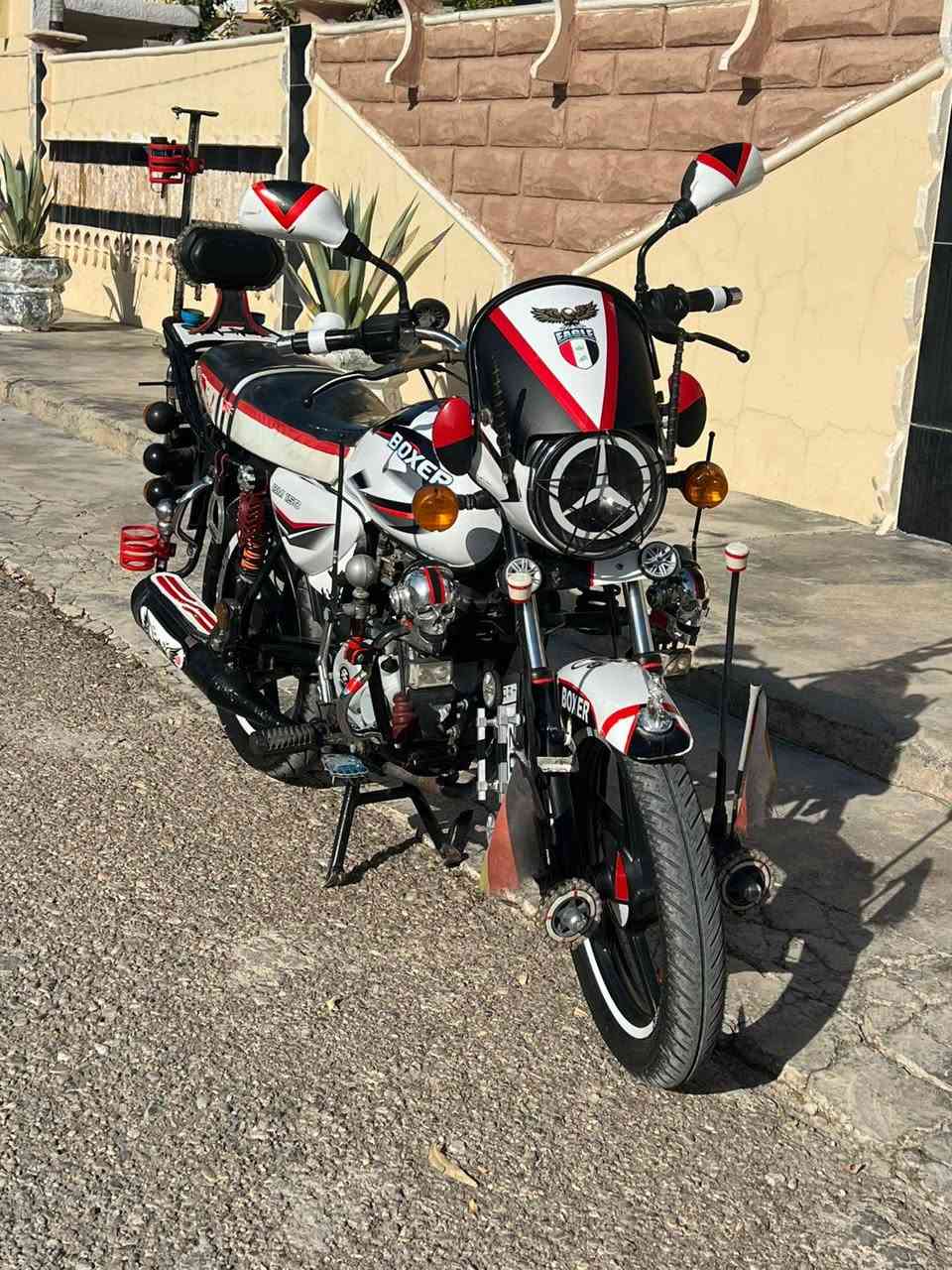 السلام عليكم دراجه بوكسر مرقمه رقم ديالى البيع مديل 2019بعدها شركه مكينه شرط مامفتوحه دراجه جانت مضمومه ربع ماذب عليها دراجه مجنبزه  مرتبه اي نقص مابيها تحويل ثاني يوم السعر 1700او بيها مجال الطيبين مكاني ديالى ناحيه السلام الاستفسار ***********
