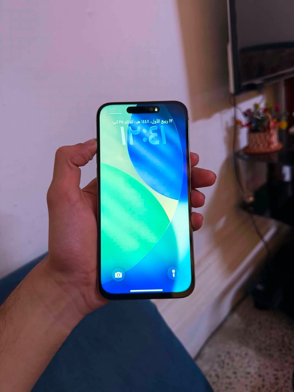 ١٥ برو ماكس ذاكره ٢٥٦ بطاريه ٧٩ الجهاز مبدل شاشه نوعيه حلوه ابد مابيه تكطيع  الباقي كله شغال و ابلاد والكامره الاماميه وآكفه الجهاز عربي ماستر فيس ايدي شغال الجهاز زلغ واحد مابي سعر الجهاز 625 وبي مجال بسيط العنوان بغداد المنصور رقم بي واتساب *********** وموجود ع خاص
