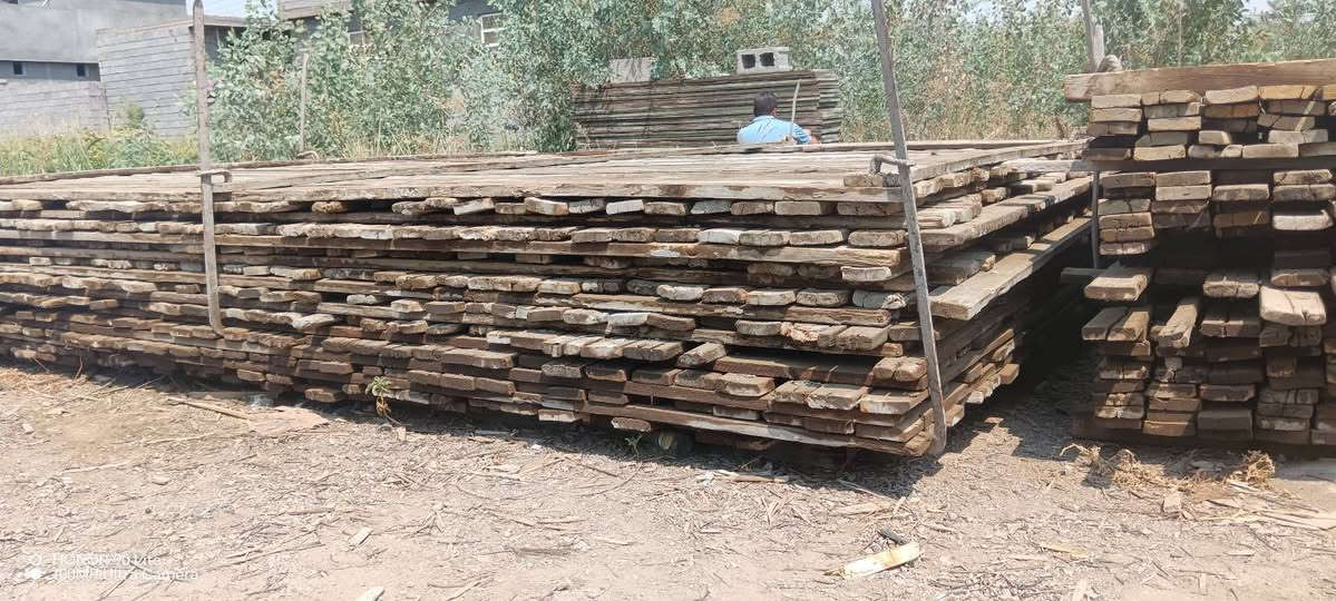 السلام عليكم 
متوفر قالب خشب نضيف للبيع 
لوح 4متر _740 لوحه 
لوح 3 متر_264 لوحه
سير 3 ×3 طول 3 متر_265 سير 
سير 3×3 طول 4 متر _11 سير 
سير 2×4 طول 4متر _10 سير 
بلاويد جديد مشرح عل 40 استندر _ 60 قطعه
جگات حاضن سن خشن _350 جگ
جكات فلات _50 جگ
سيور مقاصير 3×3 من 50 الى المترين _حوالي 250 
+تواصيل مختلفه _200 
مكان الرمادي 
***********
