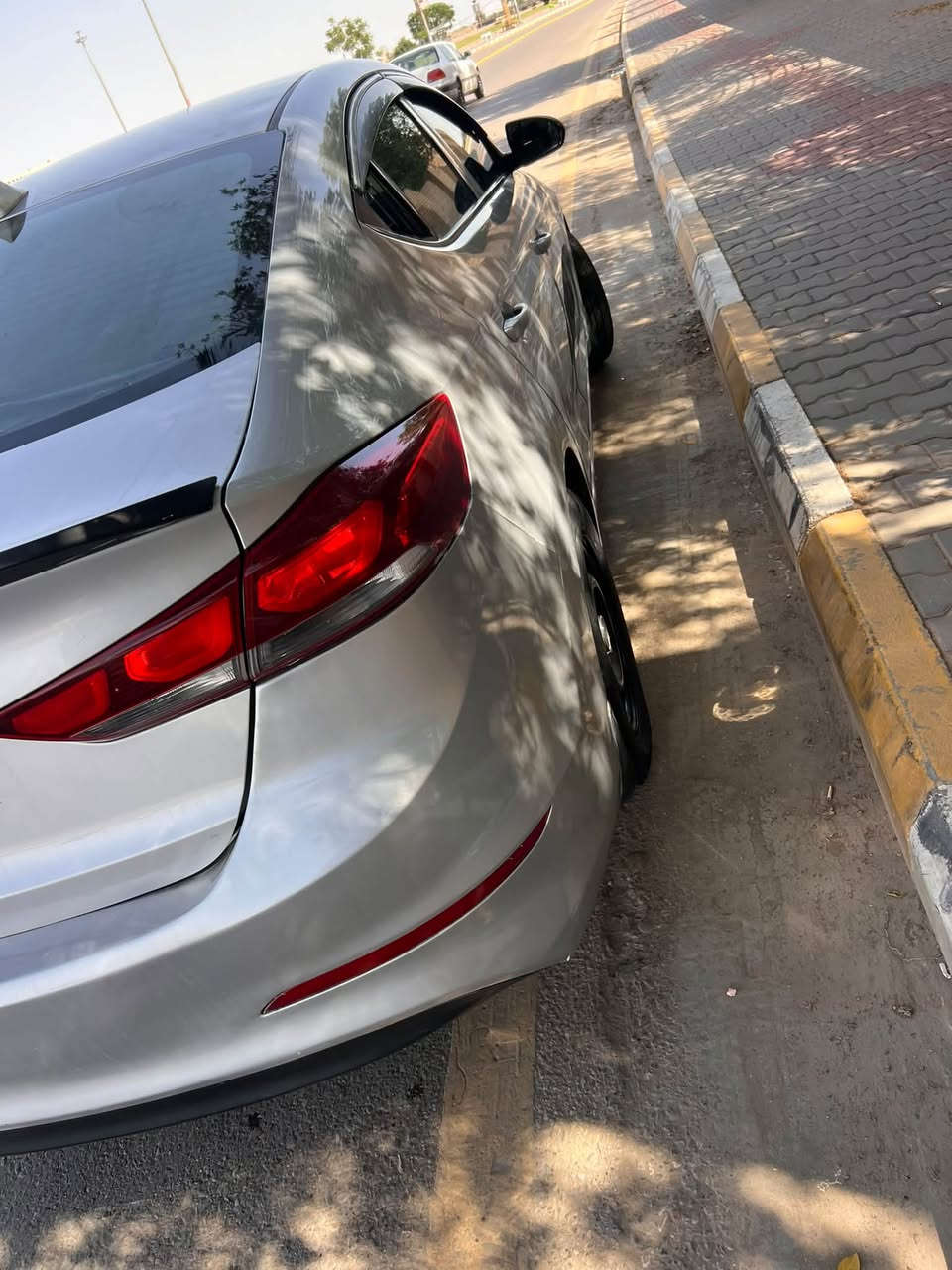 النتره 2017 
حادث جاملغ وبنيد. فقط
نص فول
مكينه دوش
كير ايتي
تبريد 
تدفئء
تحكم
تخم تاير
رقم واسط. بسمي
للبيع او مراوس. ب سياره عاليه
***********. مكاني 
واسط مركز المدينه
