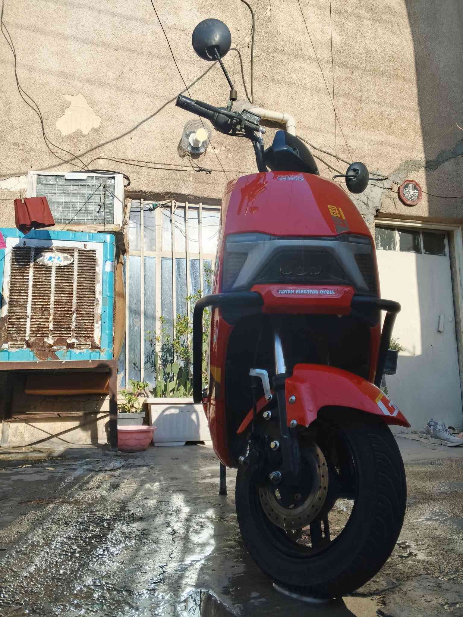 السلام عليكم دراجه شحن نضيفه كلش شركته ريان نقص بطاريات موديل 2024 الرقم  واتساب *********** السعر عله واتساب
