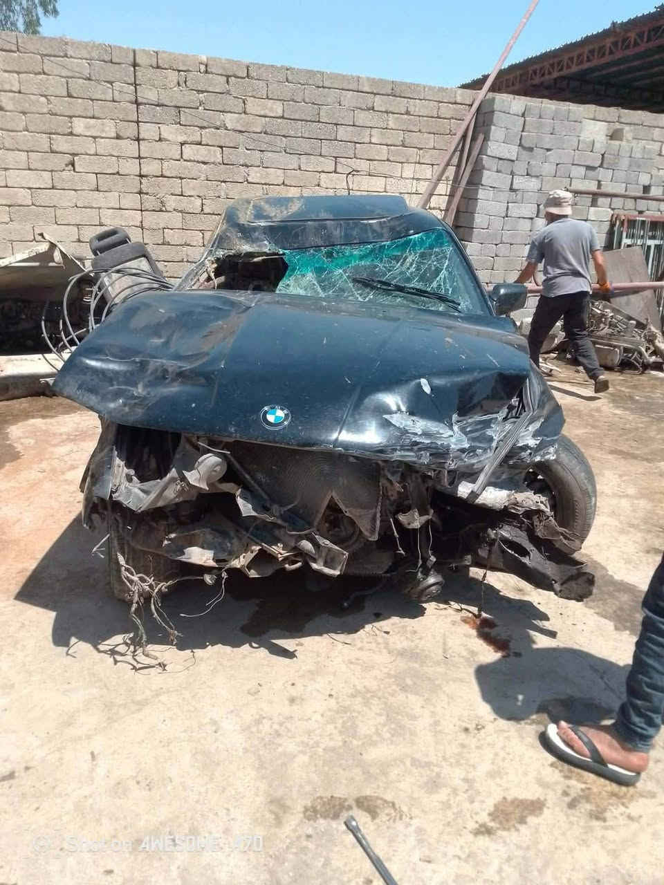 بي ام 525 للبيع
حادثها مثل ما موضح بل صور ابيعها على وضعها 

السعر20$ 

الشراي يتصل او خاص 

واتساب***********

***********
