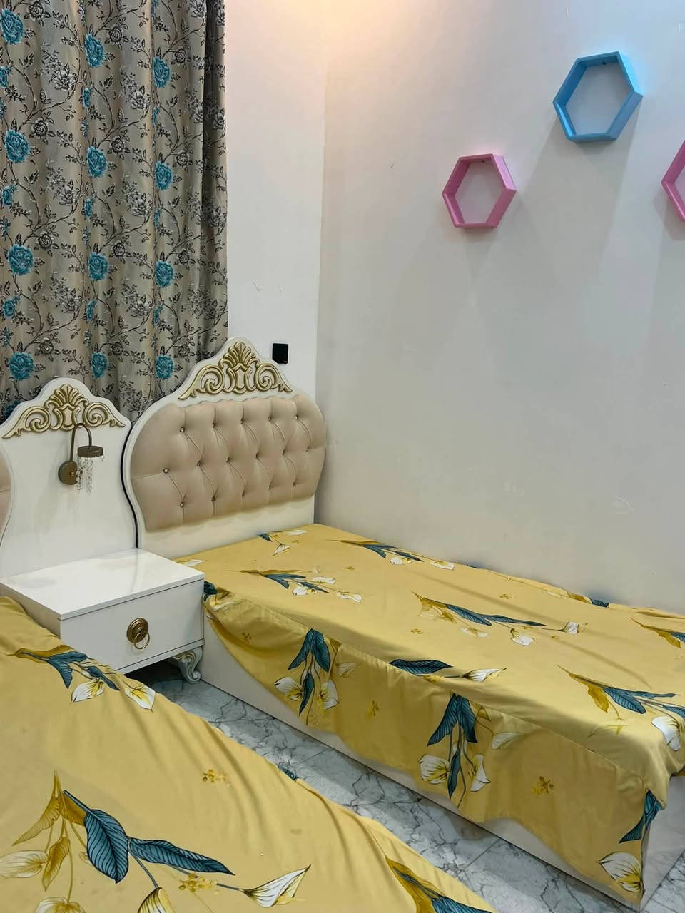 غرفه للبيع سعره500 الف
***********
