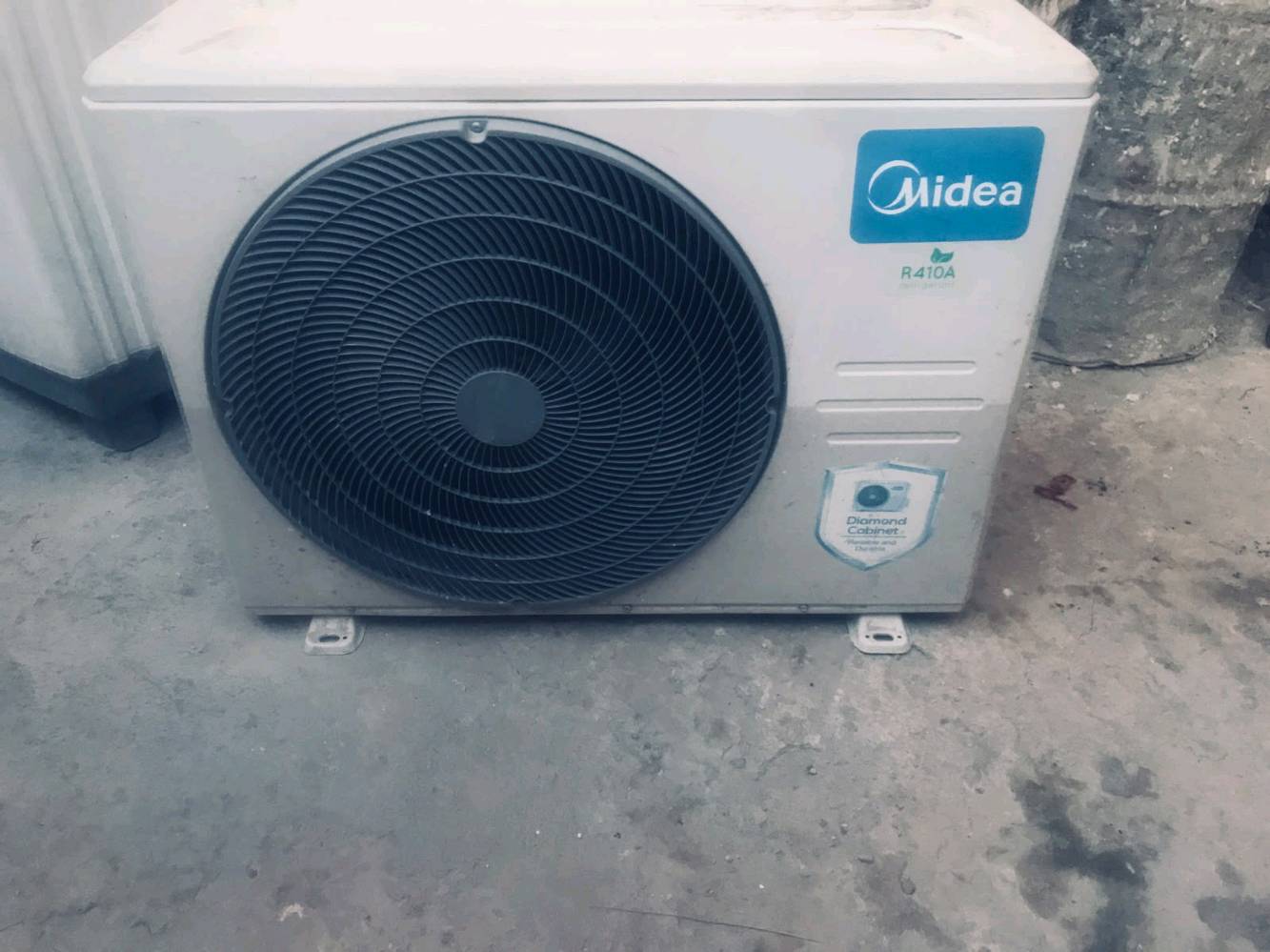 سبلت للبيع 
نوع ميديا 
2 طن 
نضيف ما داخل تصليح 
كامل 
سعر 400 وبي مجال 
لل اتصال ***********