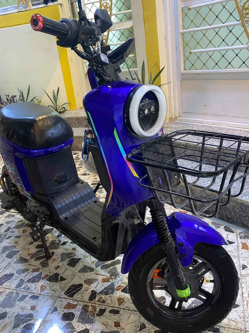 R900 • شهرين • بحالة الوكالة