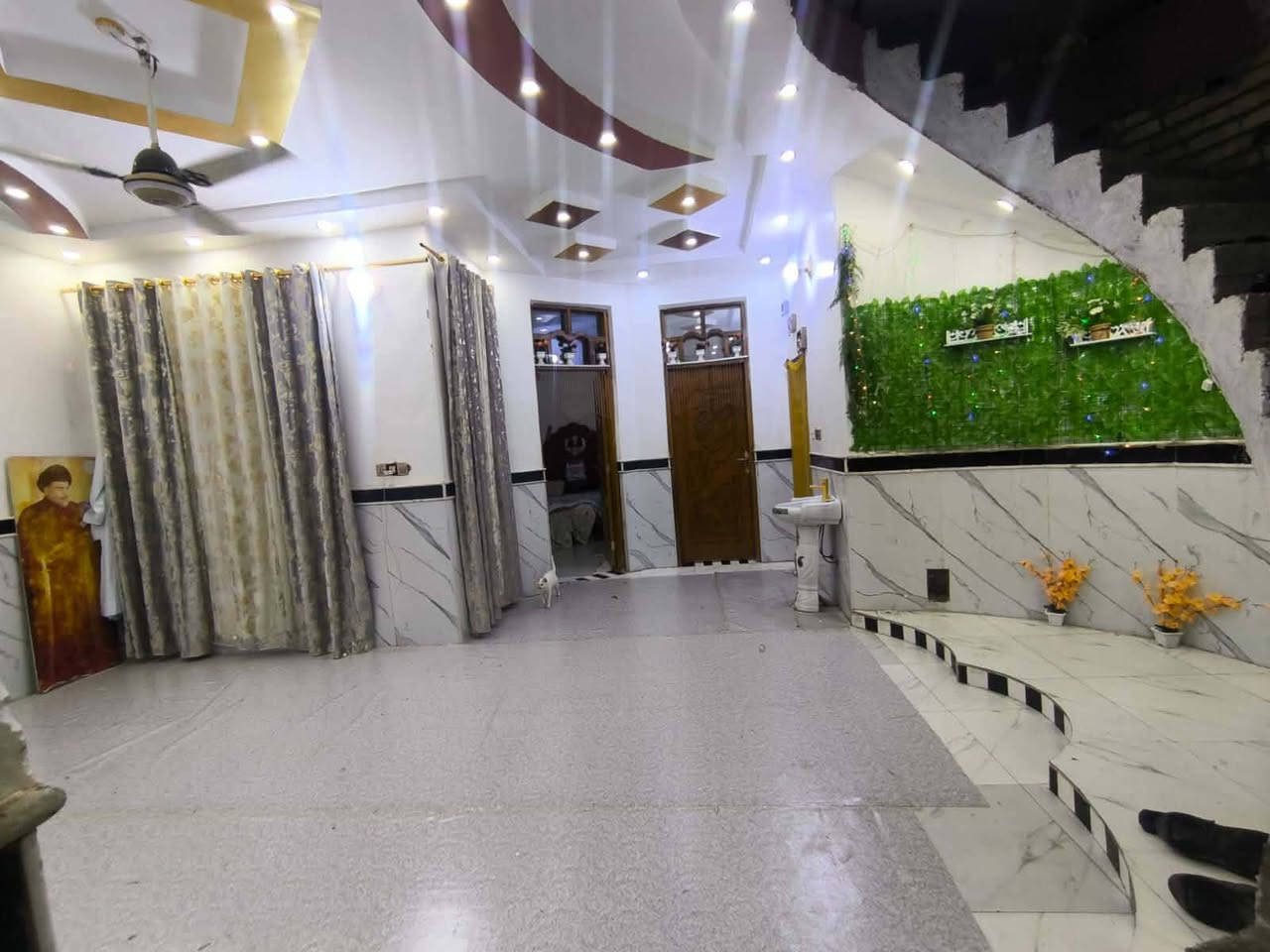 دار للبيع مساحة 200 متر، العنوان حجي حسن الثانية قرب الشط
طابق واحد
بناء حديث، كونكريت
الواجهة 10، النزال 20
زراعي سند 25
خدمات كاملة
السعر خاص أو الأتصال ع الرقم
***********
