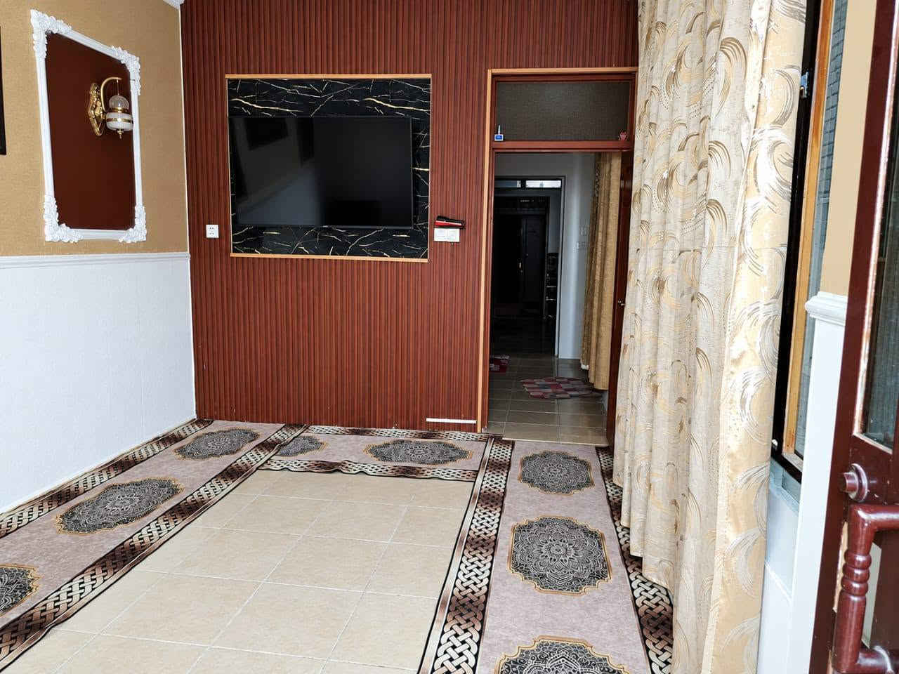 #بيت_للبيع
فرصة مناسبة للسكن والبيع مستعجل مع وجود مجال للتفاوض.

📍 الموقع: الصويرة – حي الزهور – شارع العمارة قرب مدرسة الحديد الهيكل
 المساحة: 100 متر مربع
 طابو صرف يتكون من طابقين
يتكون البيت من :  غرفتين نوم + مطبخ حار +مطبخ بارد+ حمام+ حمامات خارجية + صالة  + استقبال + سطحين

💰 السعر  :  75 مليون وبي مجال اذا شراي

📞 للتواصل والاستفسار:
***********
***********

