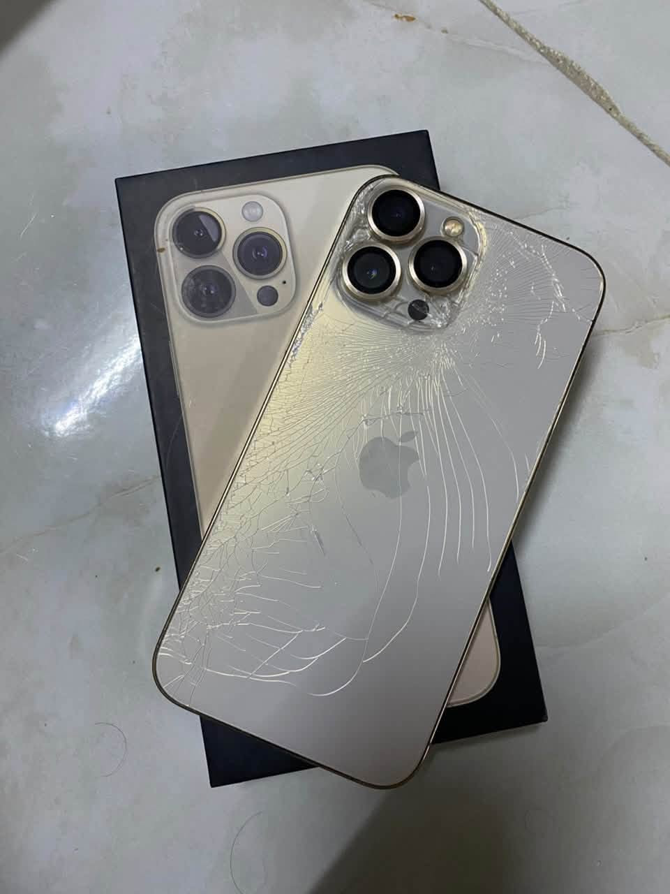 سلام عليكم
آيفون 13pro max للبيع 
جهاز بلادي ما مفتوح شرط حاسبه
بطاريه 89  و صرفيت شحن ناسي ولا يصرف 
ذاكره 128 نموذج M كارتون بلادي وياه 
كلشي بي شغال فقط ضهر مكسور و يصلح ب 25  الف
سعر 765  وبي مجال و فلوس تصليح ضهر ينزل من سعر 
مكاني كركوك
رقم هاتف***********
