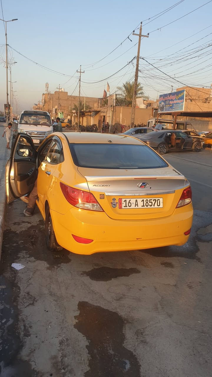 السلام عليكم   اكسنت موديل  14   بيها جاملغ  مبدل   ول ثاني  جاملغ  مفتوح   
كفاله عامه  ما عدا   الموضح  بل صوره  
مصفره  هيئه وغرامات  مداور   نفس اليوم 
السعر  80  قفل  ***********
