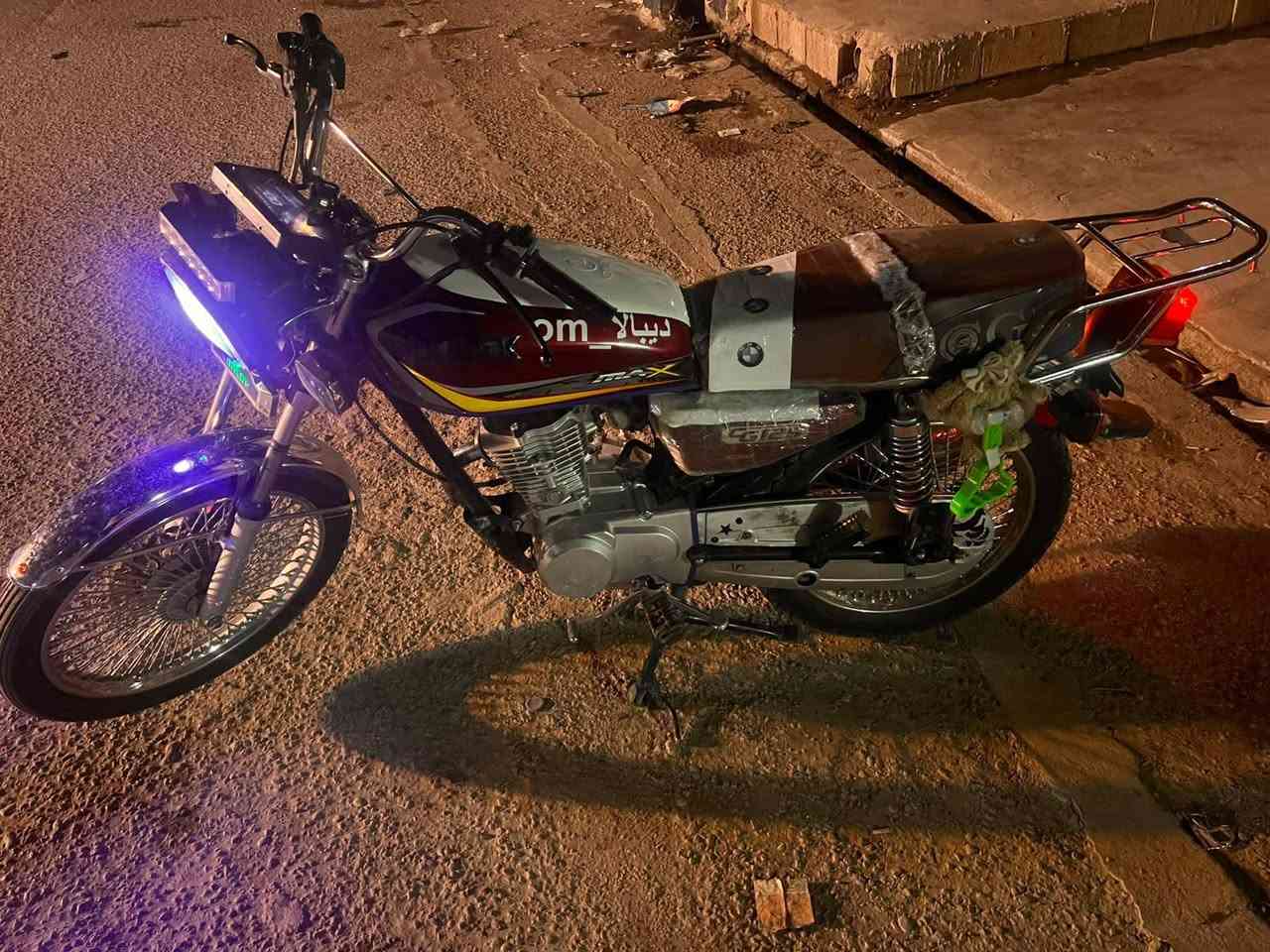 سلام عليكم دراجه سونك موديل 2024محرك شرط ما مفتوح منفيس موجود كهربائيات كله شغال دراجه كله بلادي ابو الختم دراجه شرط الفحص سعر 650 بي مجال بسيط مكاني كركوك قريه باجوان رقم ***********
