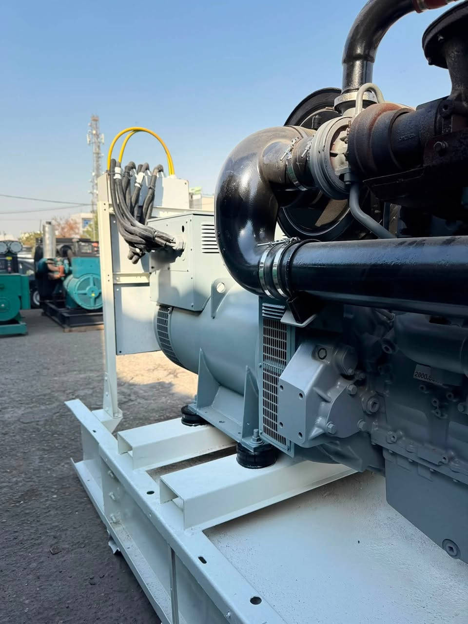 السلام عليكم ‏للبيع مولدة بيركز  (((625 KVA ))) حجم2800 دبل سوبر   إنكليزي أصلي
ماممفتوح شرط 
ساعات العمل8000
وارد برطانيا 
سلندر 6 
يشيل حمل1500 مرتاح 
توليد ستانفور625 كيفي برطاني 
يوجد كاتم كتم الصوت المولده 100/100 و 100/80 
للتواصل :
‏‭***********‬
عنوان / أربيل /صناعة الجنوبية /كراج الحاج وفاء العوفه
