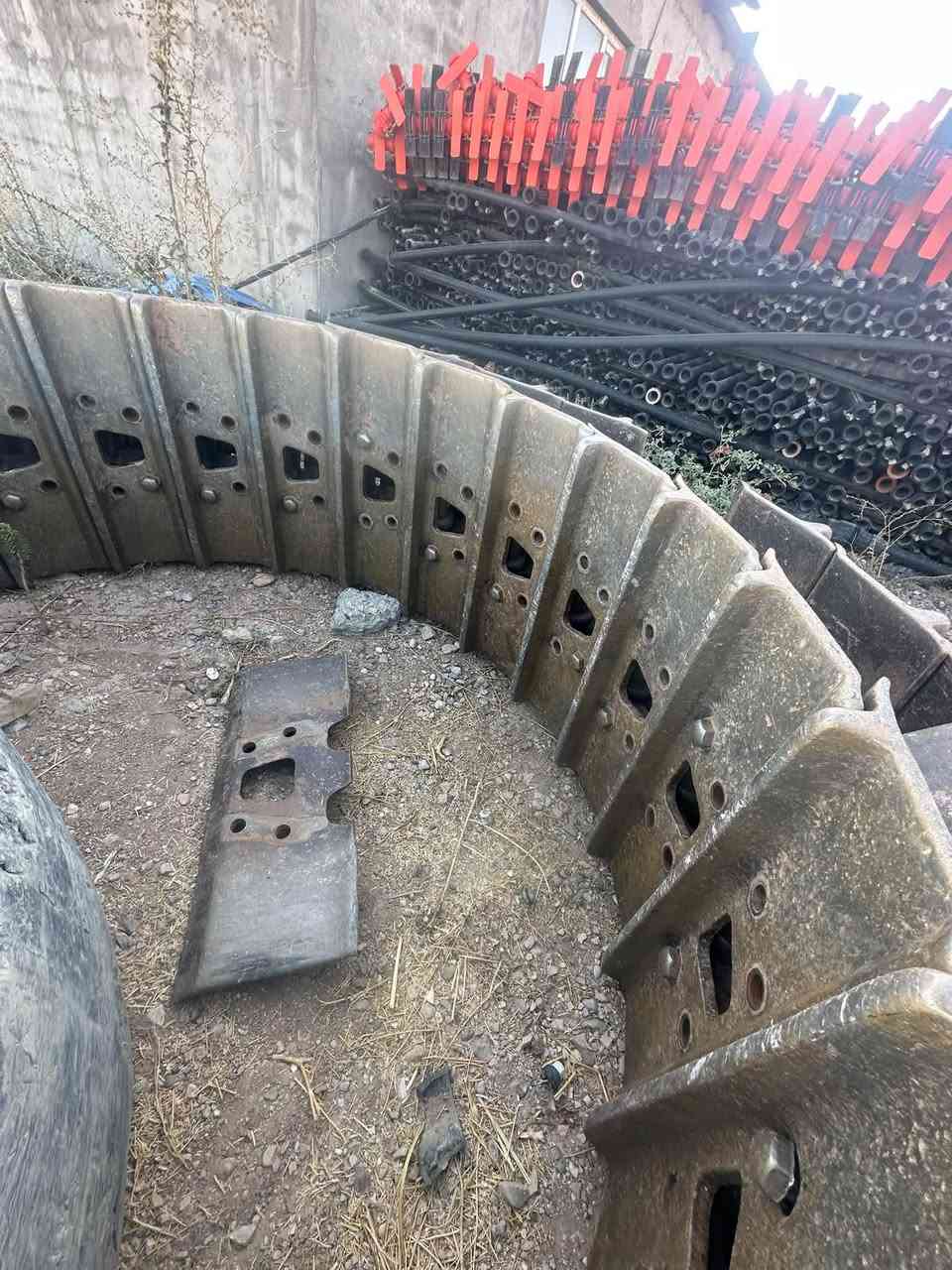 زنجيل • بلدوزر ١٥٥ • كوماتسو