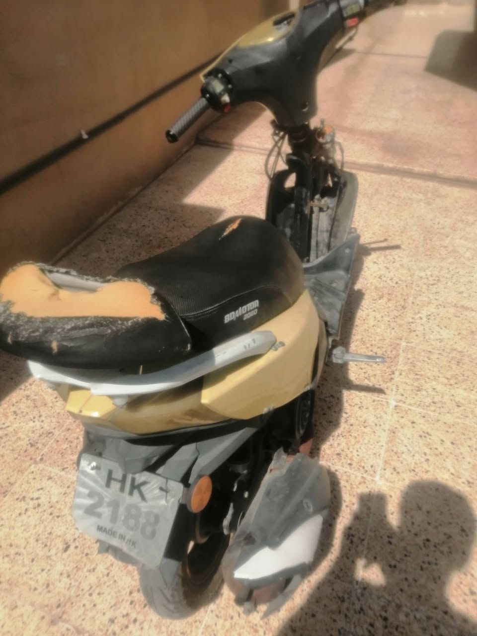 السلام عليكم 
دراجة للبيع 
مكينة ما مفتوح 
شغال بس بيها خلل خفيف يتصلح ويحتاج كفرات 
ابيعها فحم 170 الف وبيها مجال 

***********
