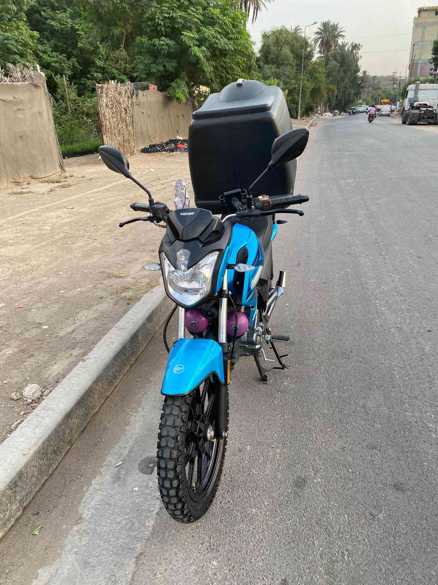 سلام عليكم دراجة RK للبيع فقط ✅
مرقمة اربيل بسم المعرض ✅
نزلتها 7/1 ماشية 11 الف صالها عندي 3 أشهر بعدها وكالة الدراجة بسم المعرض عجلت الخليج مابيها اي ضرر من عده موضح بل صور الكفر مكسور والجاملع مشخط فقط غير هذني ماكو الباقي كله وكالة ابيعها هيه والصندوك والهورنات من عده الكلوب الزنون مو وياها الباقي كله وكالة 
هاذ رقمي أتصل وشلع عيوني ***********
بكاني بغداد صليخ 📍.
السعر 2600 وبيها مجال تعال وبيك خير وتدلل
