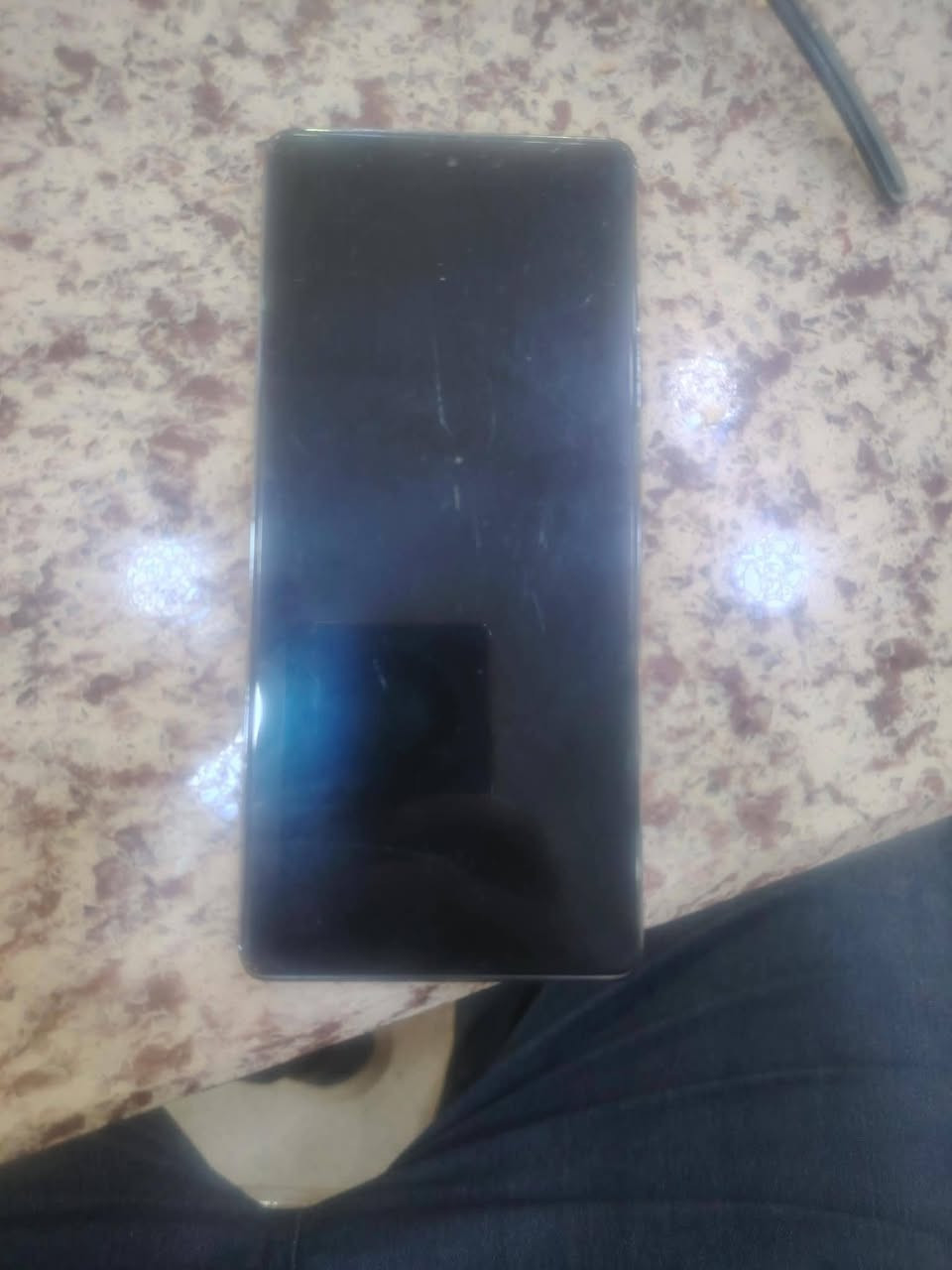 السلام عليكم نوت 40 برو جهاز نضيف لبيع قيم واخذ ***********
