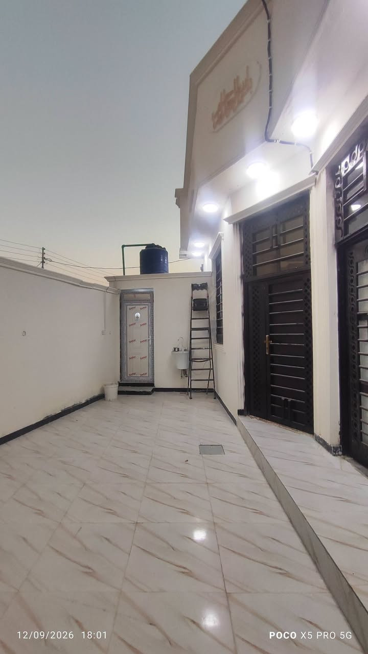 🏠 دار سكن للبيع في أبي الخصيب

📍 العنوان: أبي الخصيب – محيلة – قرب سوق محيلة
📏 المساحة: 210 متر مربع
📌 يبعد فقط 400 متر عن سوق محيلة

🔹 نوع الطابو: زراعي عراقي – نموذج 25
🏗️ بناء حديث فارغ وجاهز للسكن

يتكون الدار من:
🛏️ 3 غرف نوم
🛋️ ديوانية
🏠 صالة
🍽️ مطبخ
🚿 صحيات داخلية وخارجية

🛣️ يقع على شارع 10 متر تبليط
💡 تتوفر كافة الخدمات: ماء، كهرباء، إنارة، تبليط
🏘️ منطقة جديدة ومخدومة وجميلة

💰 السعر: 118 مليون دينار عراقي
✅ قابل للتفاوض

📞 للاستفسار والاتصال:
***********

نص مكتوب في الصور:
- 12/09/2026 18:01 POCO X5 PRO 5G
- 12/09/2026 18:01
- POCO X5 PRO 5G
- 12/09/2026 18:00 POCO X5 PRO 5G
- 12/09/2026 18:00