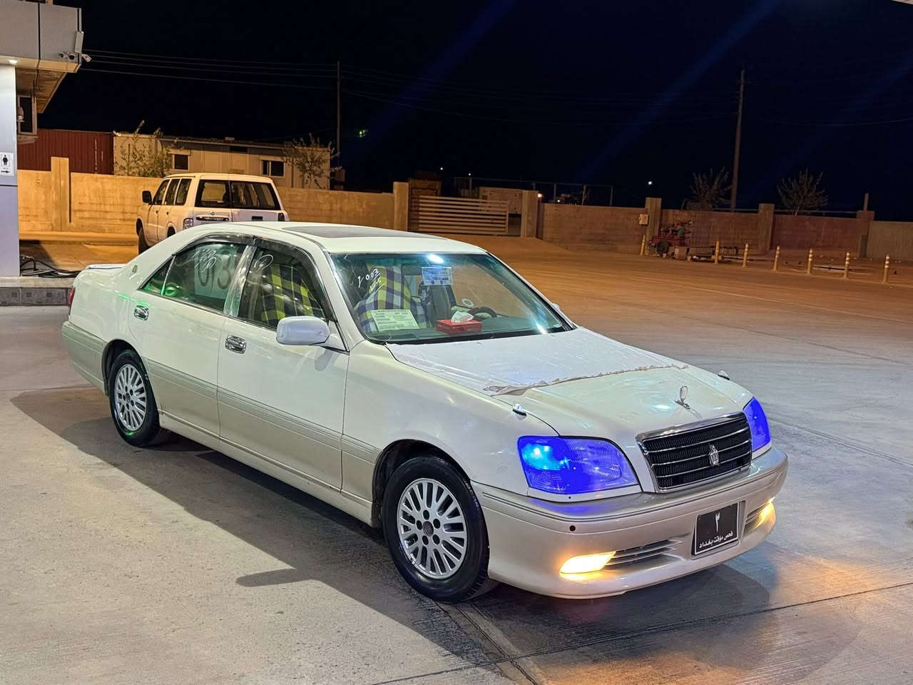 مەلیکە بڕاوە ٢٠٠٣
کؤدی بؤ کراوە بە شەرت
دیفۆڕی ١٧٥ مەکینە گەورە 
٣ دوگمەی دوا کڕیستاڵ پەردە 
سەیەرەکە کامل مەسرەف کراوە 
بریکی بەسراوە بؤی
تەبریدی لەسەر سویچ لەمس مکەبەرەی مەزبوتە 
تەقەو ڕەقەی بەشەرت 
دەعم و لێدراو کەڤەر و سەقف بەشەرت 
سعری ٣٦ گەڵاو کەمێک مەجال 
ژم/***********
