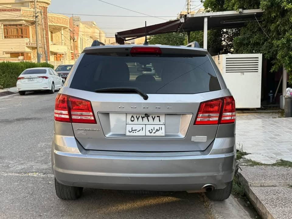 دۆج جۆڕنی مۆدێل 2017یی 3ڕیز کوشن سەیارەکی پاک و خاوێنە 2پارچەی هەیە چملغ بۆنیت شاشە کامێرە حاسە بۆ زانیاریی زیاتر *********** أربيل, العراق
