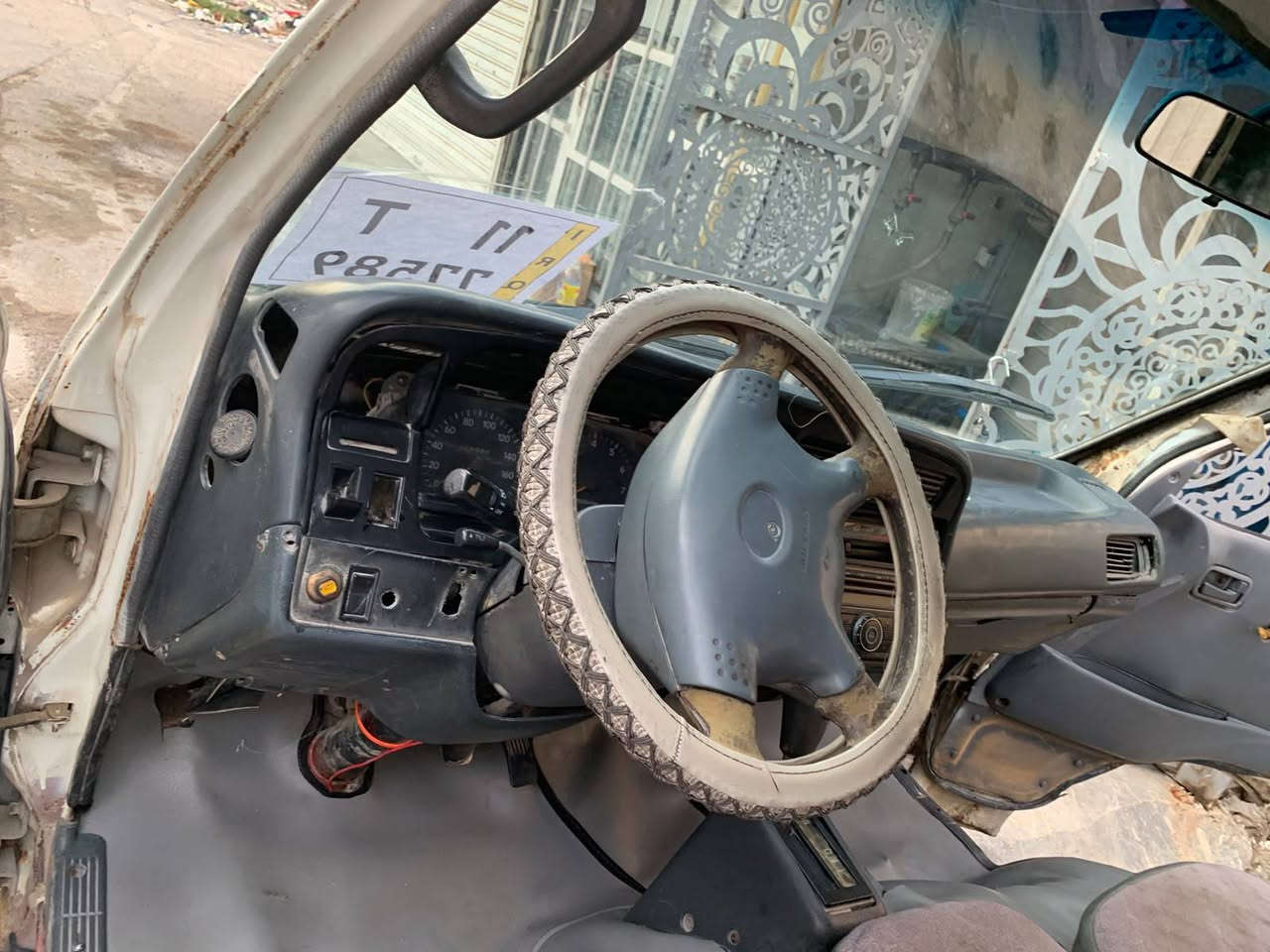 السلام عليكم 

هايسا للببع موديل 94
سنويه الى 2031. حمل 
مكينه في في تي 3000كير اوتو بحاله جيده
تخم تاير بأسمي   رقم بغداد 
العنوان الشعب شارع المدارس 
السعر 33 بيهه مجال للشراي 
الرقم ***********
رقم انكليزي جديد
