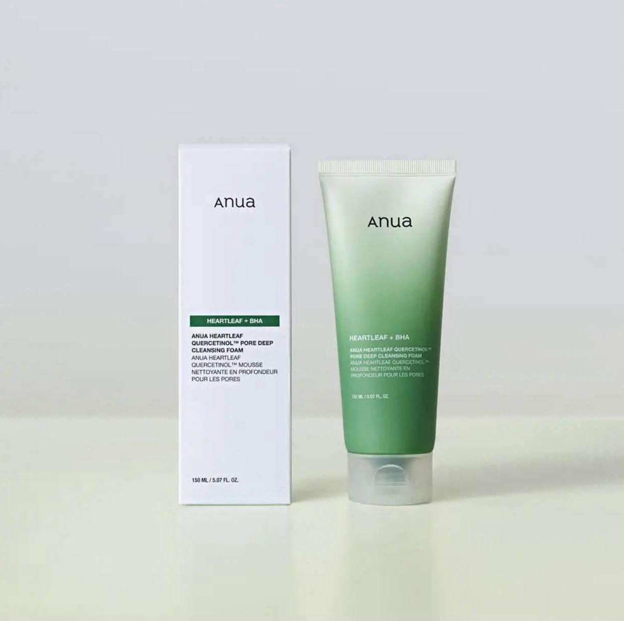‏Anua Heartleaf Quercetinol Pore Deep Cleansing Foam 
غسول فوم الهارتليف من أنوا 💚
للتنظيف العميق للمسام 
يحتوي على مكونات طبيعية ☘️ ، مثالي للبشرة المعرضة لحب الشباب لاحتوائه على الساليسيليك اسيد ، 
ويتكون هذا الغسول من عدة مكونات مشتقة من الطبيعة أهمها مستخلص أوراق نبات القلب، وهو مصمم لمنح البشرة تجربة مهدئة 
آمن للبشرة الحساسة
