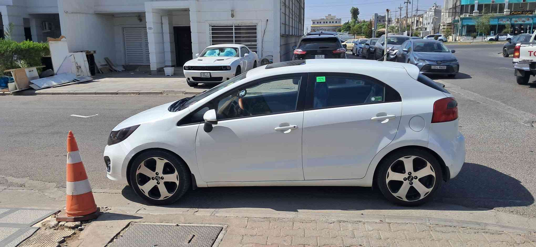 يةك دةرگای سبوغة لةكةل هيلالي جاملغي پئشةوة فول فول مواسفاتة سلايت abs ئاوئنة شةفت.  ئاوئنة كارةباي ناو قةيسي.   سةيارةكة هي مالئية جايزة تةبريت بةفر رةقةم و ژنگة نوئية دوئني هةزةم كرد  موشتةري تيل بكة *********** أربيل, العراق
