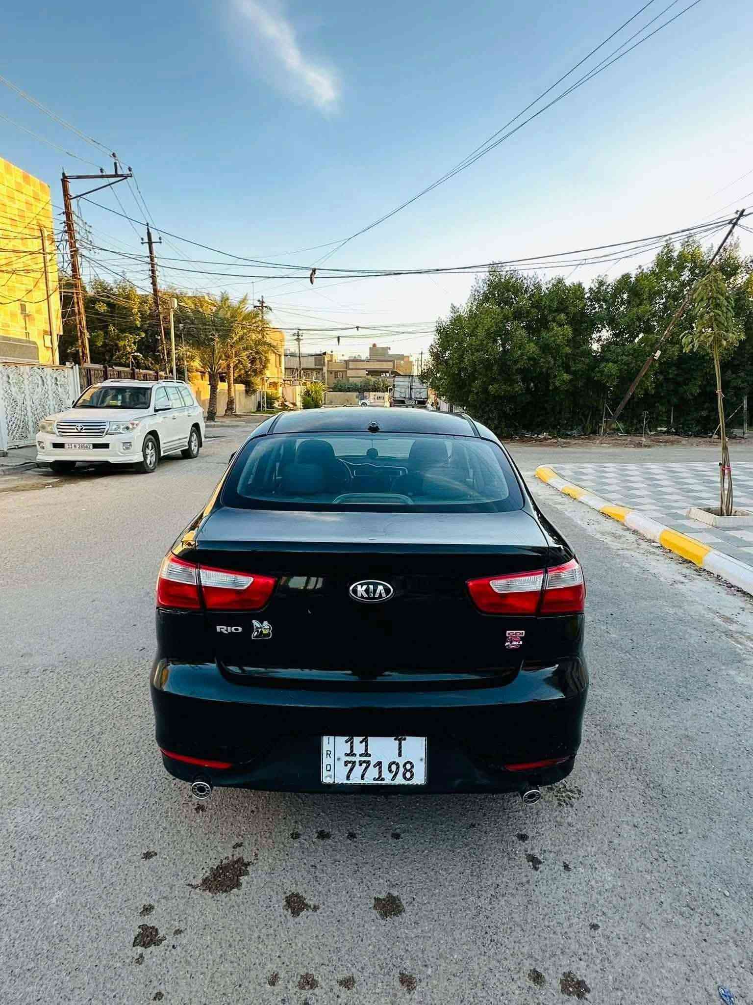للبيع كيا ريوو 2017
رقم بغداد الجديد 
بدون ايرباك 
محرك 1600
كير AT
تخم تاير جديد تبريد ممتاز 
تحكمات ستيرن جهتين 
داخل بيجي واسود 
سياره كلش كلش جديده 
كتلوكات الشركه بيه
مبولشه بالجديد
طخته من كندا  جاملغ وره سايق فقط
السعر90 / ***********
