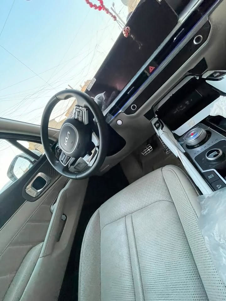 سورنتو موديل ٢٥فوول مواصفات للبيع السعر٣٣٠وبيه مجال قليل  رقم الهاتف ***********
