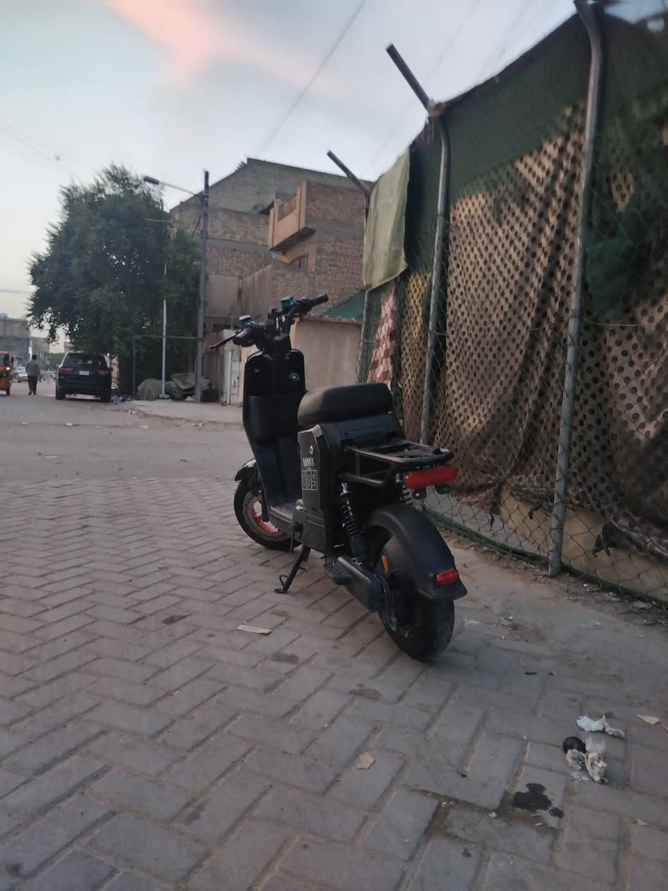 دراجة كهربائية • نضيفه • نقصها بطاريات