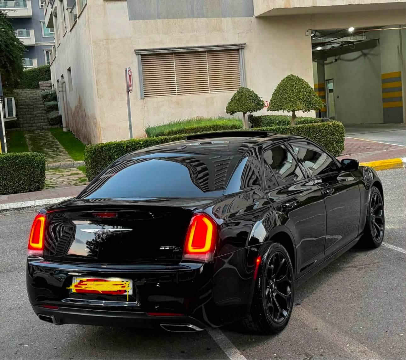 اوباما 2017
Chrysler obama 🇺🇸300{S}
سعر215 وبيه مجال بصيط
موديل /2017
محرك /3.6L
لون/اسود🌑
ماشي/135 الف ميل
سيارة فول مواصفات
بجم كبير 
شاشة /كاميرا/ car play
بانوراما 
٥ بصمة 
تشغيل عند بعد 
كشن كهربائي /هيتر /جلد
لايتات ليد زينون 
شفتات ستيرن 
سماعة بيتس 🎧
تبريد مركزي /باقي مواصفات معروفة/
سياره فايته للعراق كلين بل عراق صار بيها قطعتين صبغ بدون دواخل وبيها بارد 
مكان السيارة موصل
سياره رقم اربيل بسمي رقم هزه فحص كلو جديد ***********
*********** بيع فقط بدون مراوس نقد فقط لحد يخابر ويكلي اتعارض او قصط فقط نقد
