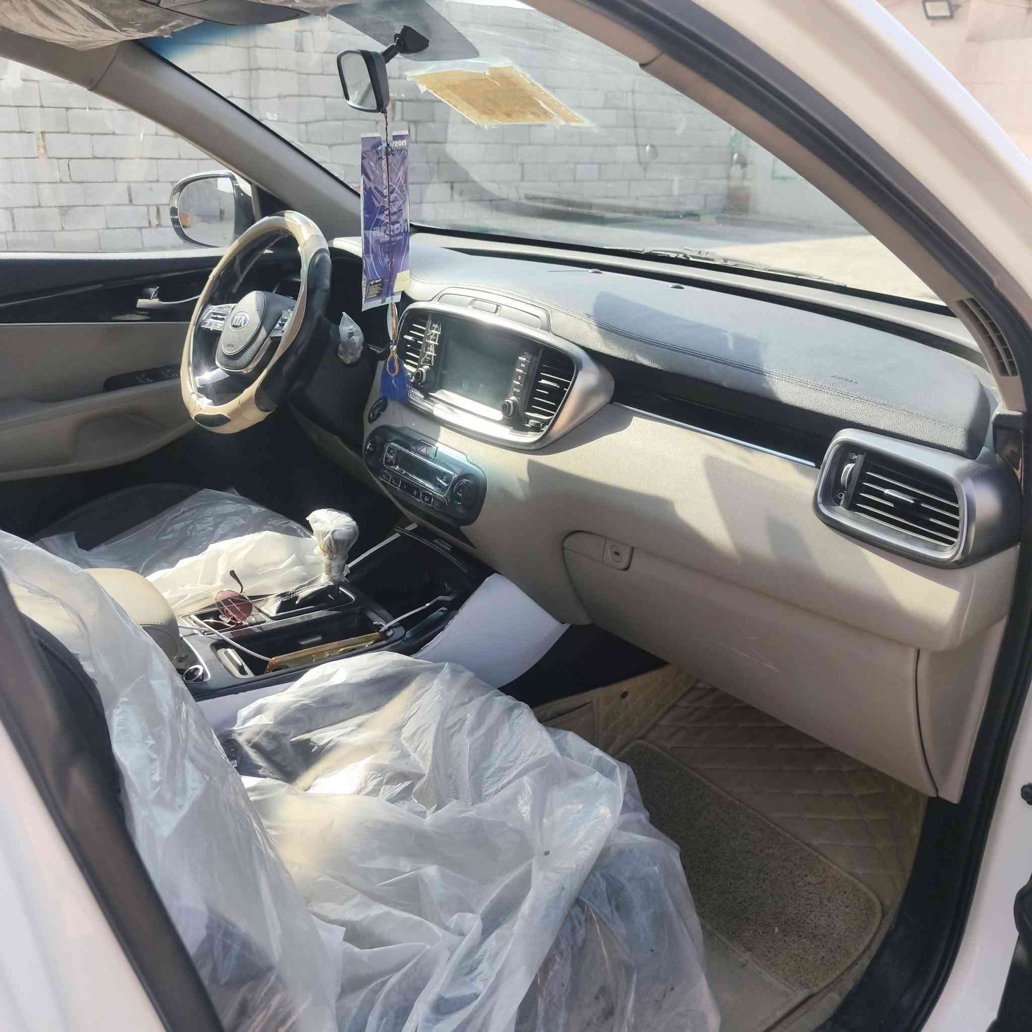 سورنتو خليجي مديل 19محرك  ٦سلند  بسمي رقم بغداد مشرع وطني محرك كير ممفتوح مكفوله من صبغ وضربه مارشيه 135 سياره جاهزه كل المواصفات بيه ما عده بنورامه للتواصل ***********
