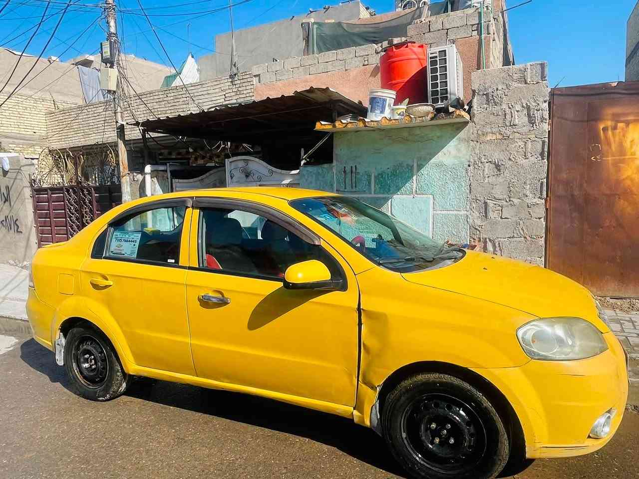 السلام عليكم 

افيو 2011 سنويه 27  سياره متروكة صارلها شهرين وماعرف شبيها 

سعرها 38 ورقه 

مكانها البلديات 

***********
